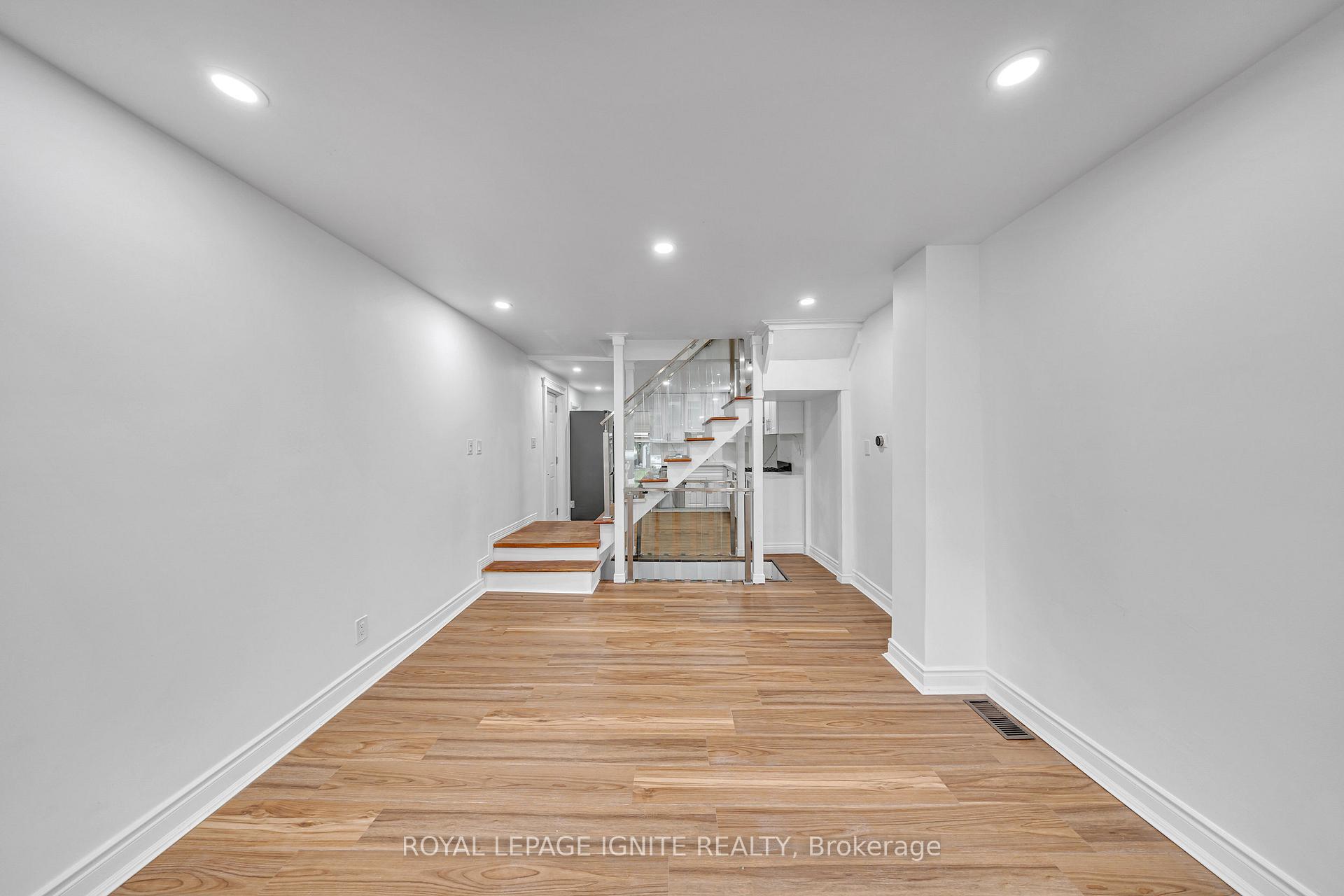 Photo 4 of 148 Barrington Avenue, Toronto, Crescent Town — HOMEH