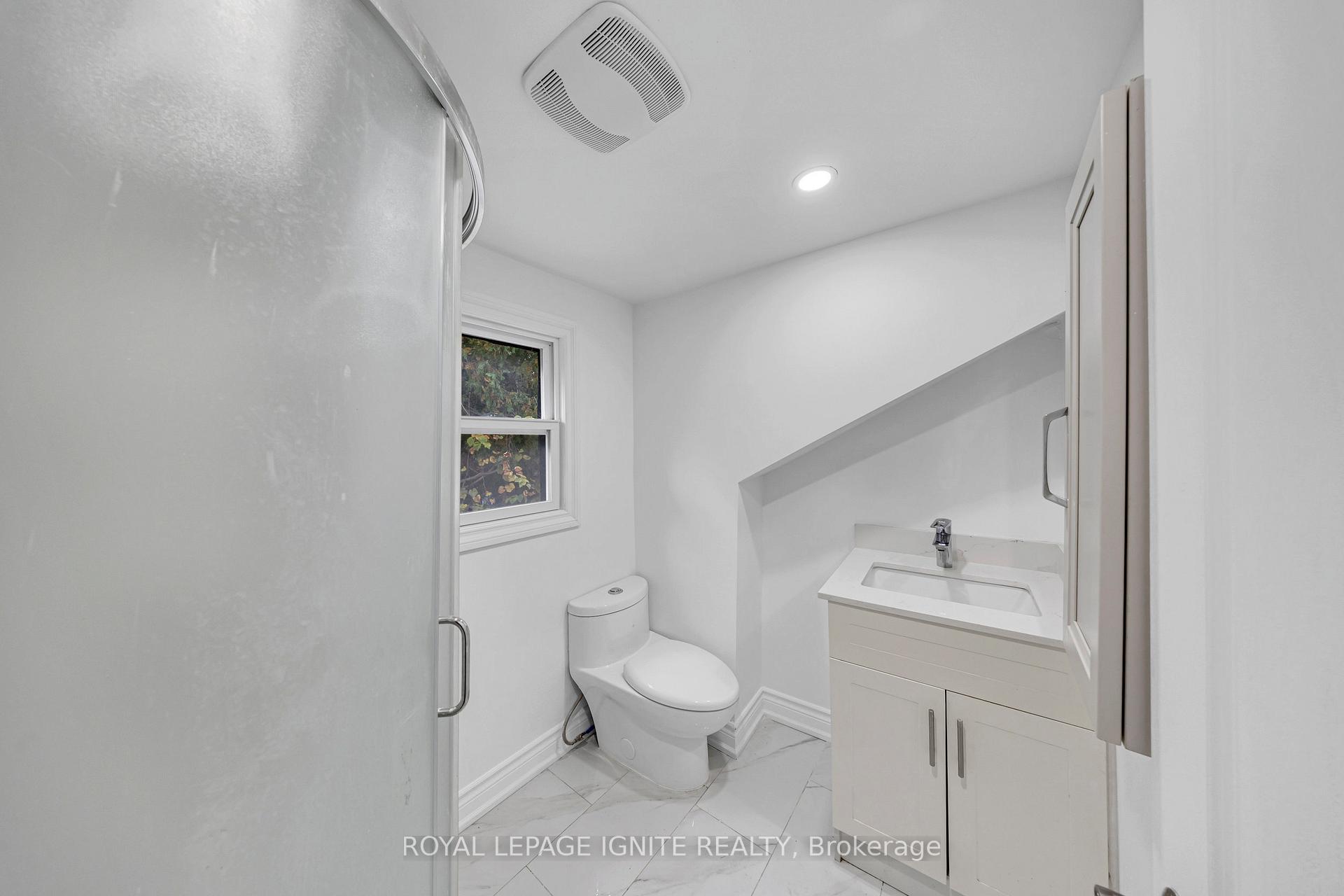 Photo 16 of 148 Barrington Avenue, Toronto, Crescent Town — HOMEH