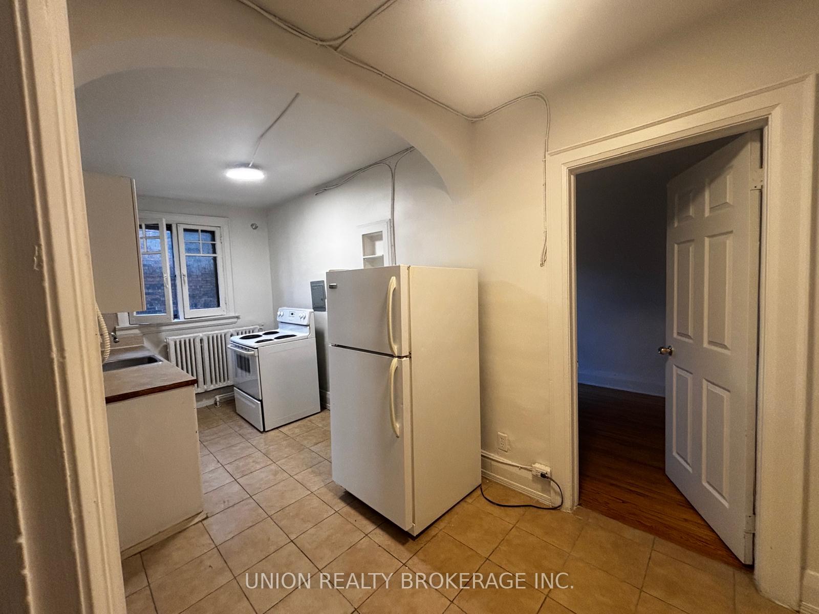 Photo 4 of Unit 17, 2393 Queen Street E, Toronto, The Beaches — HOMEH