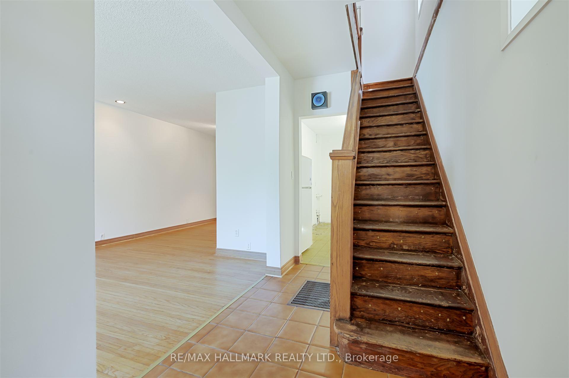 Photo 3 of 95 Corley Avenue, Toronto, East End-Danforth — HOMEH