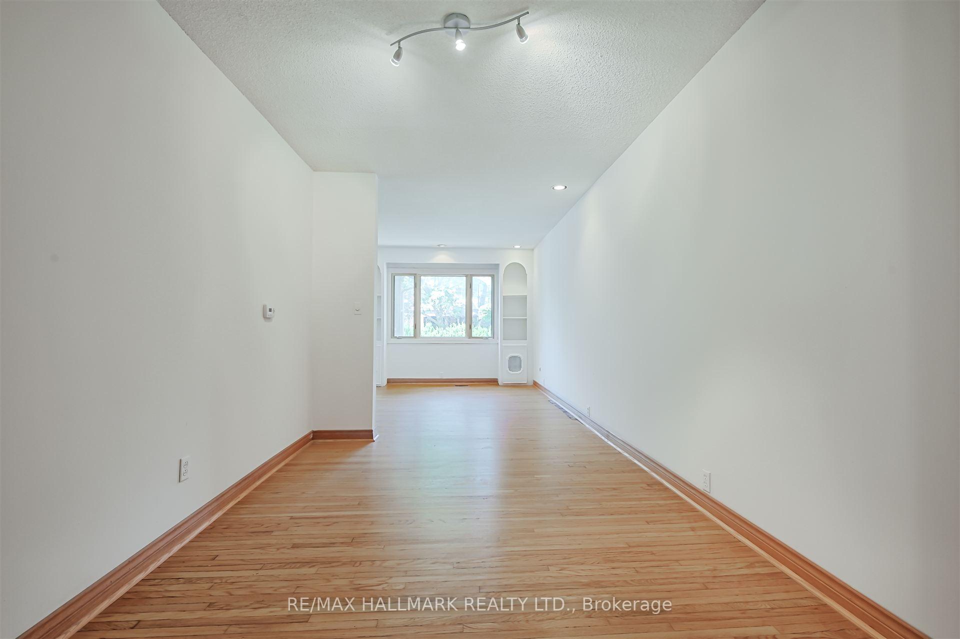 Photo 5 of 95 Corley Avenue, Toronto, East End-Danforth — HOMEH