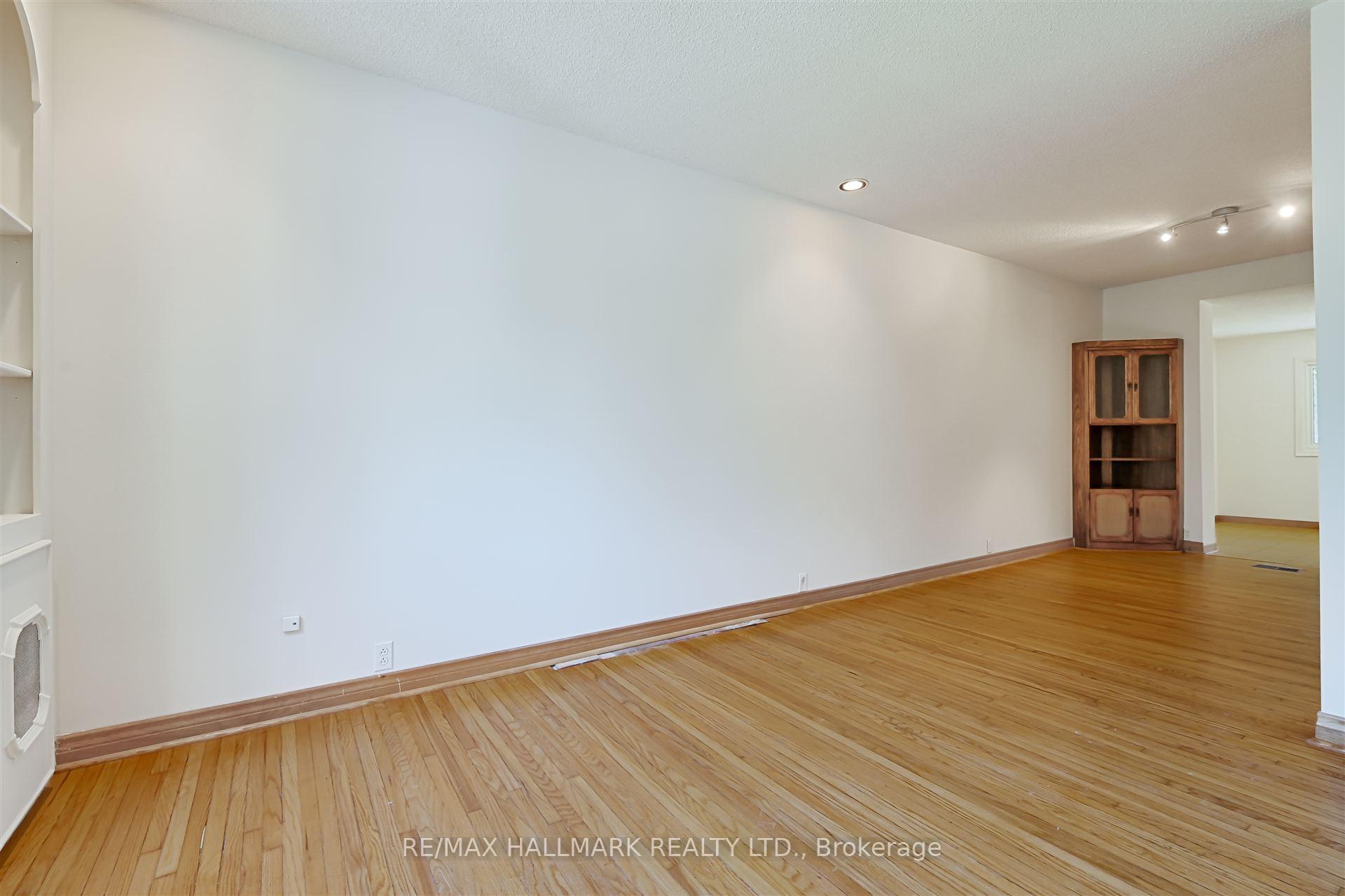 Photo 10 of 95 Corley Avenue, Toronto, East End-Danforth — HOMEH