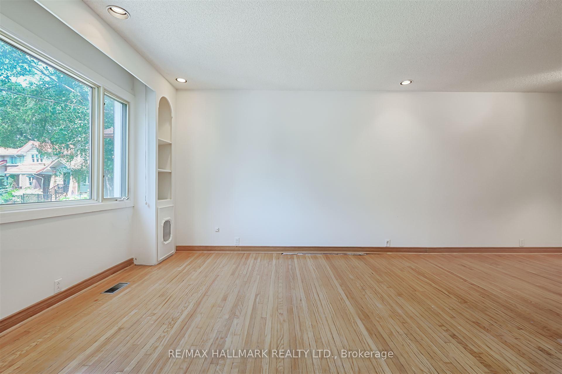 Photo 11 of 95 Corley Avenue, Toronto, East End-Danforth — HOMEH