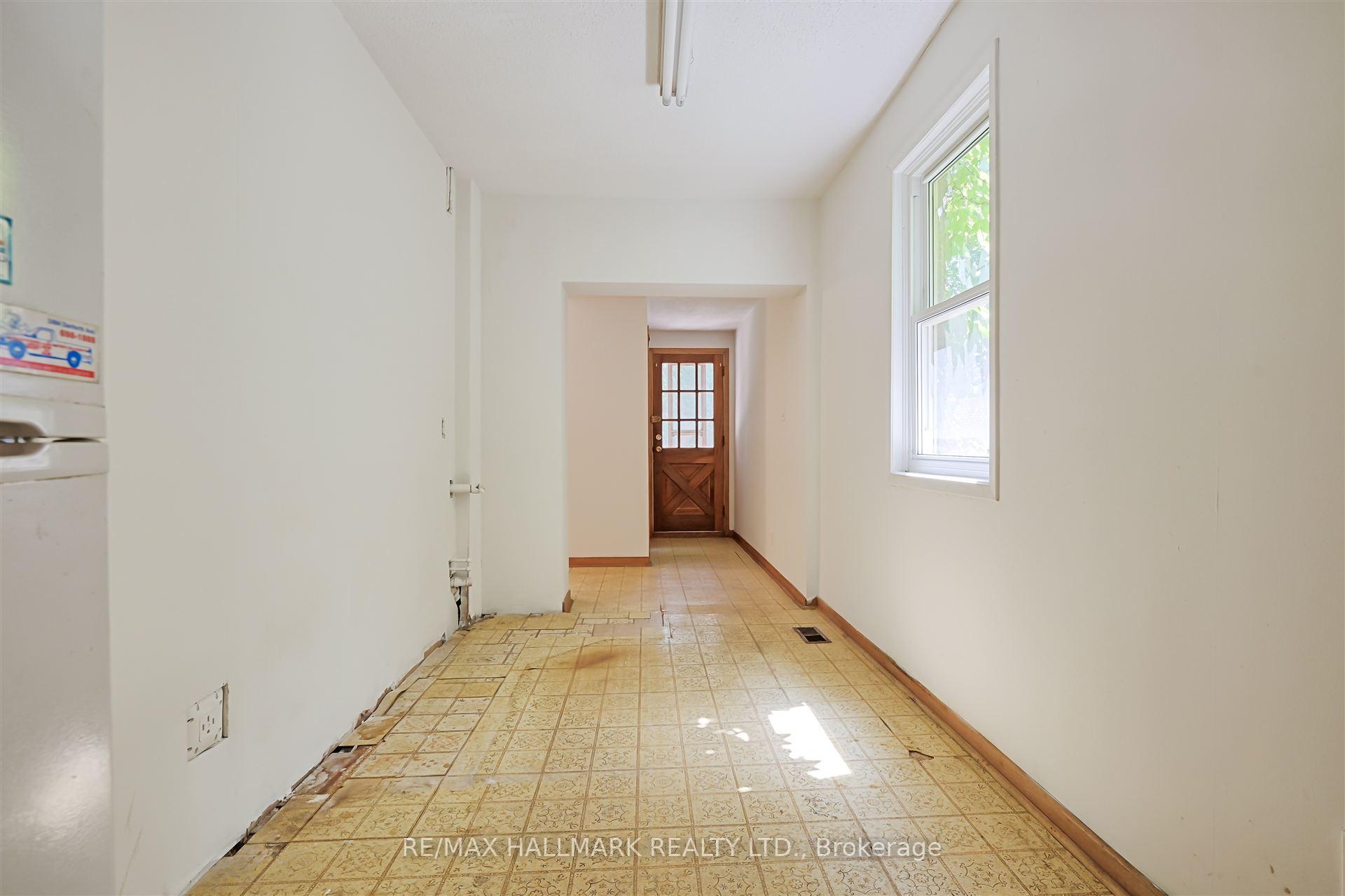 Photo 12 of 95 Corley Avenue, Toronto, East End-Danforth — HOMEH