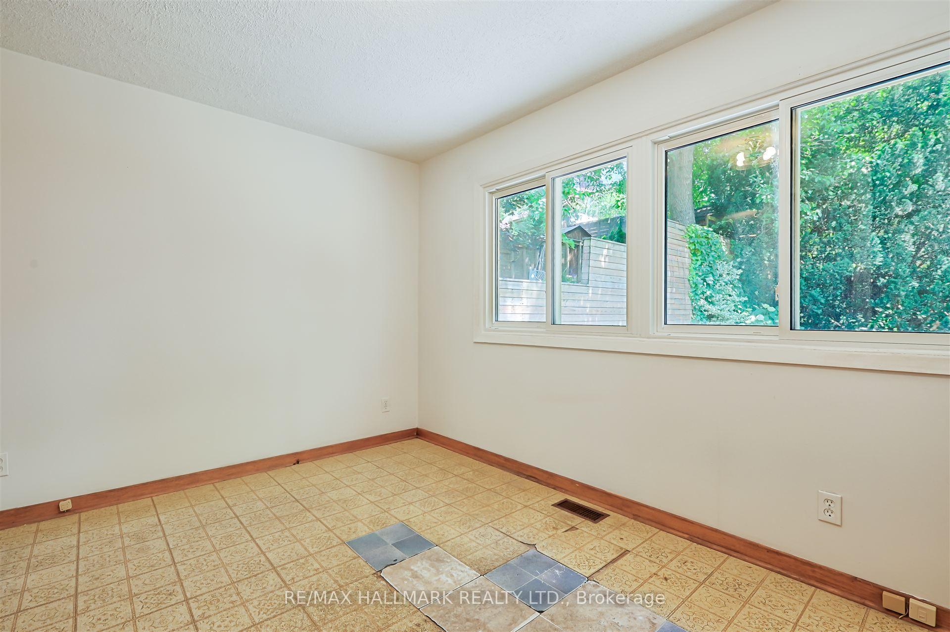 Photo 15 of 95 Corley Avenue, Toronto, East End-Danforth — HOMEH