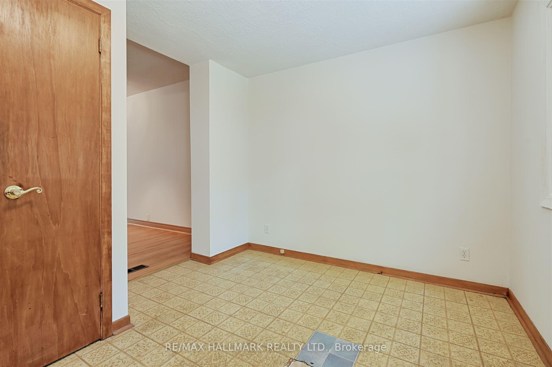 Photo 16 of 95 Corley Avenue, Toronto, East End-Danforth — HOMEH
