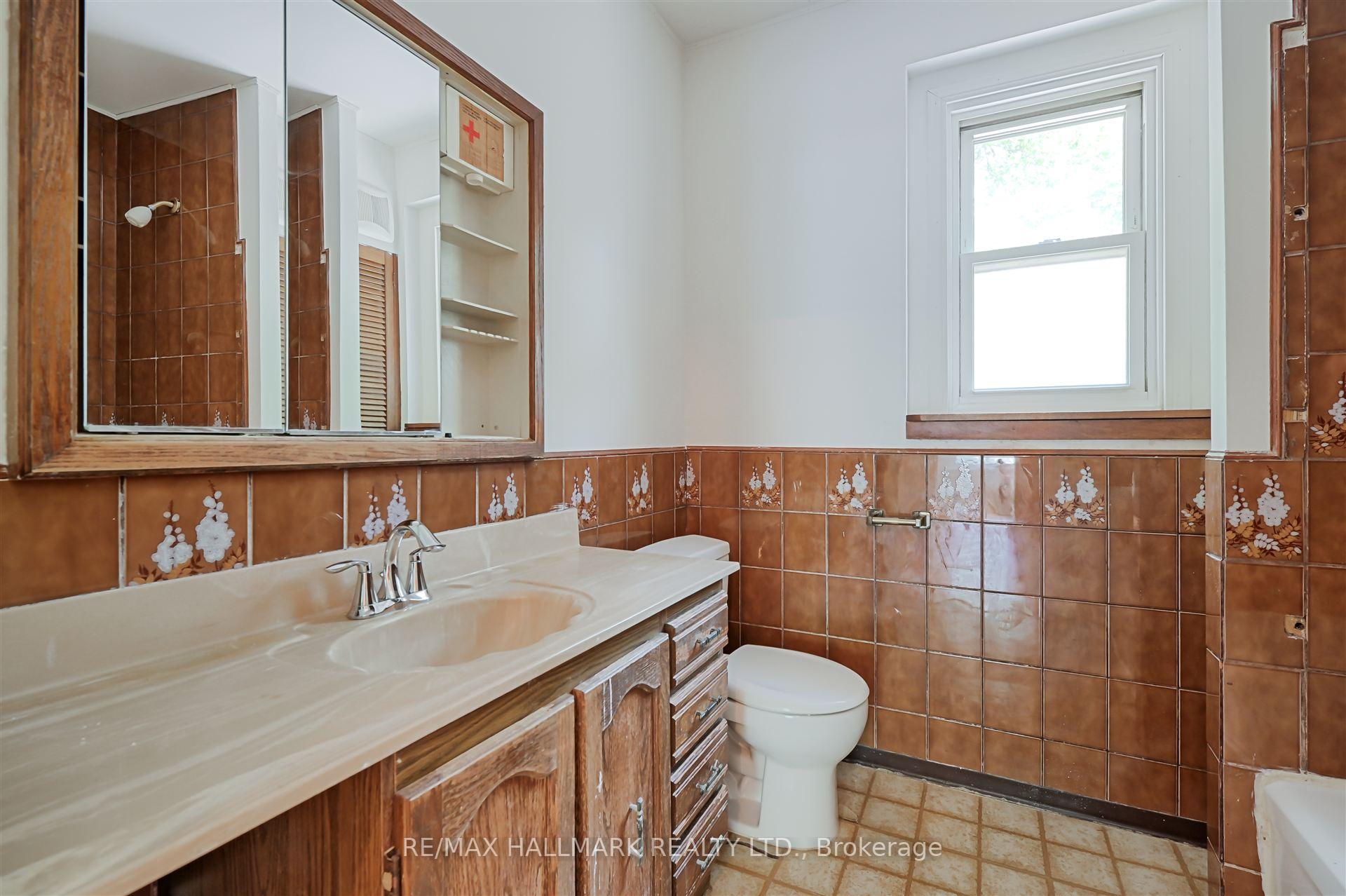 Photo 28 of 95 Corley Avenue, Toronto, East End-Danforth — HOMEH