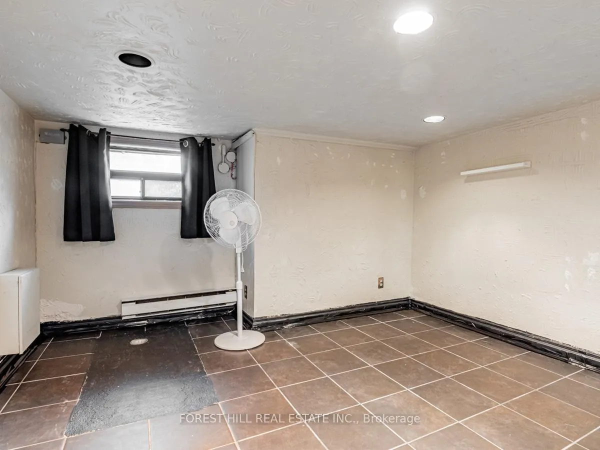 Photo 18 of 54 De Grassi Street, Toronto, South Riverdale — HOMEH