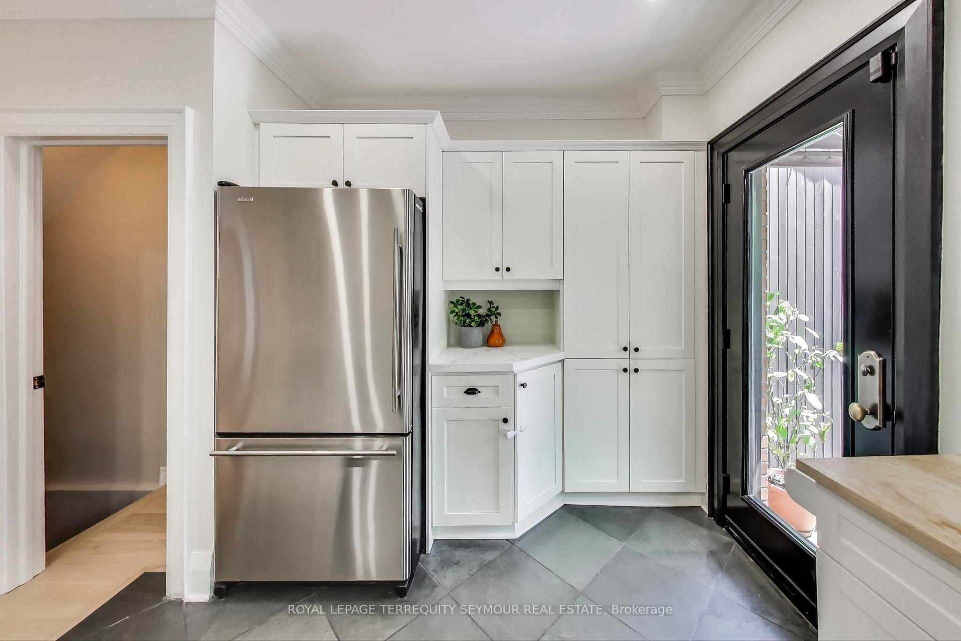 Photo 11 of 351 Roehampton Avenue, Toronto, Mount Pleasant East — HOMEH