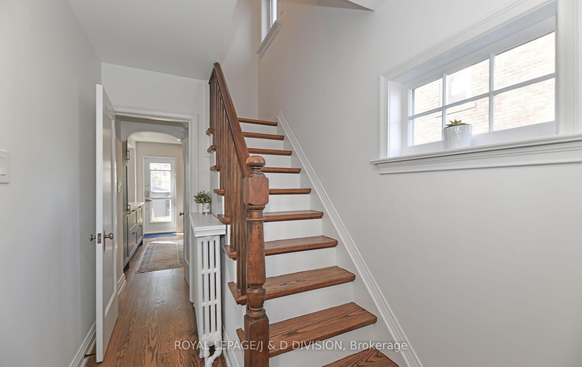 Photo 4 of 175 Donlea Drive, Toronto, Leaside — HOMEH