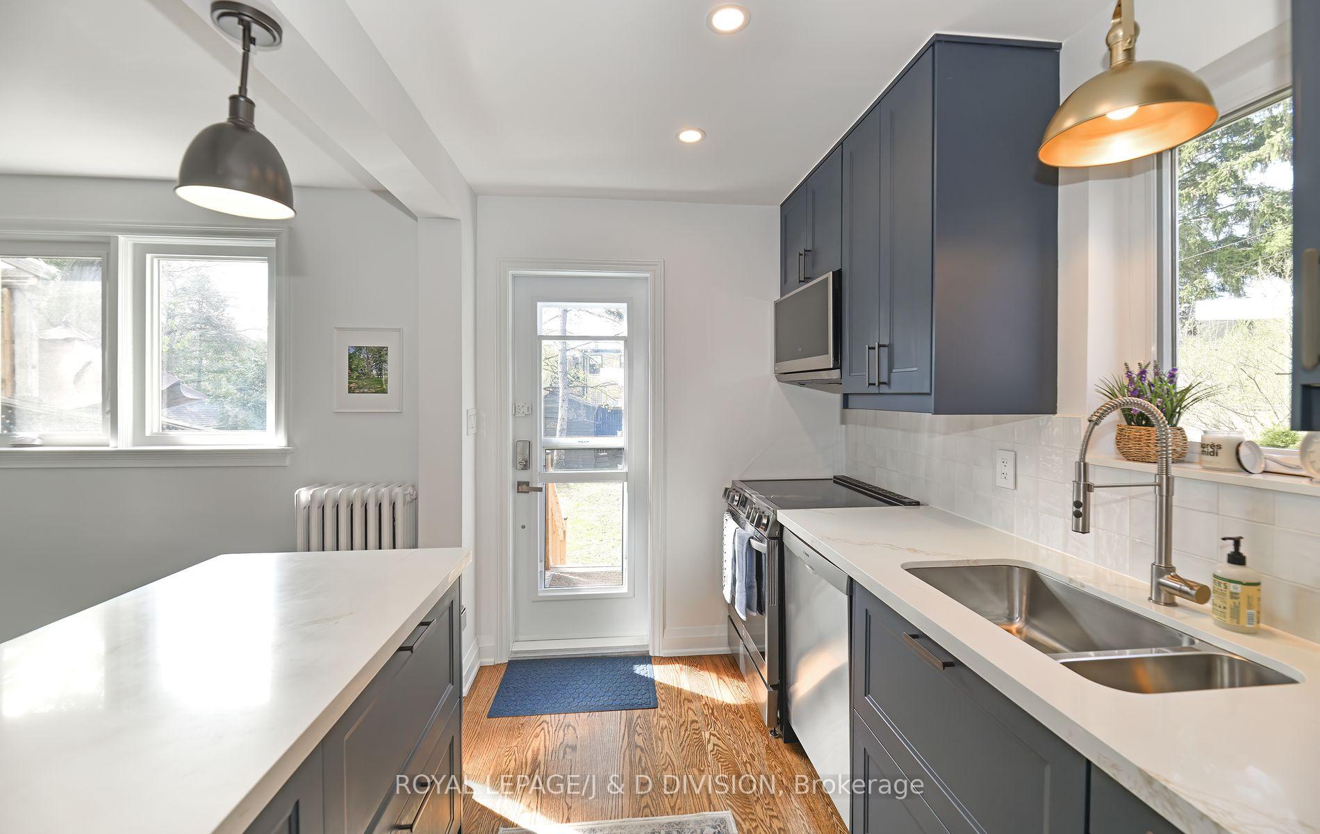 Photo 9 of 175 Donlea Drive, Toronto, Leaside — HOMEH