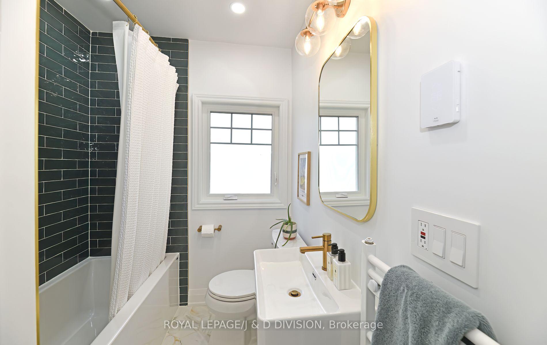 Photo 15 of 175 Donlea Drive, Toronto, Leaside — HOMEH