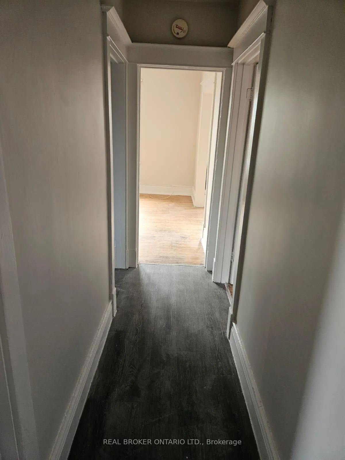 Photo 2 of Unit 6, 985 Main Street E, Hamilton, Crown Point — HOMEH