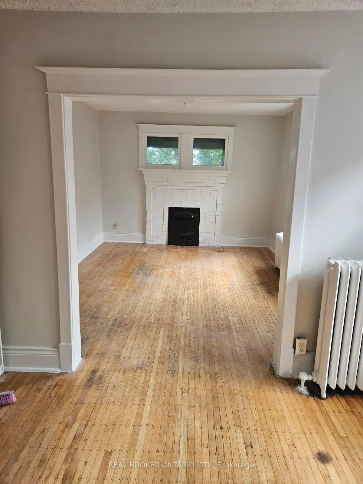 Photo 6 of Unit 6, 985 Main Street E, Hamilton, Crown Point — HOMEH