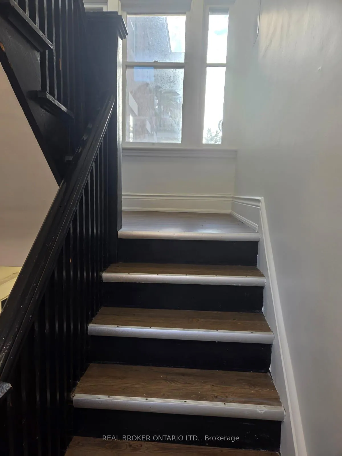 Photo 15 of Unit 6, 985 Main Street E, Hamilton, Crown Point — HOMEH