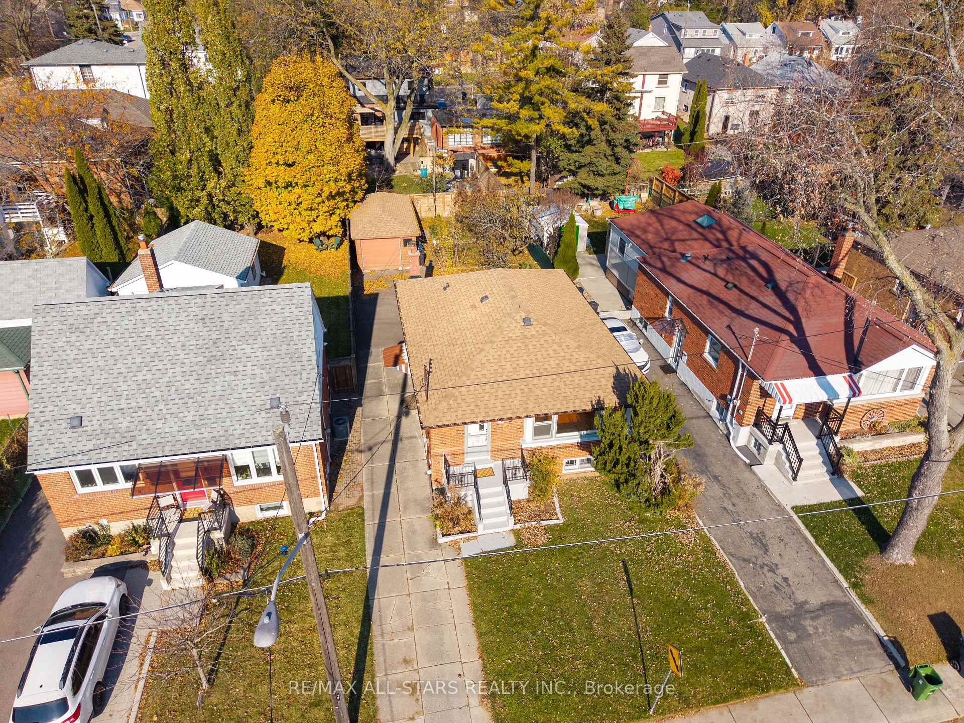 Photo 3 of 24 Donora Drive, Toronto, Crescent Town — HOMEH