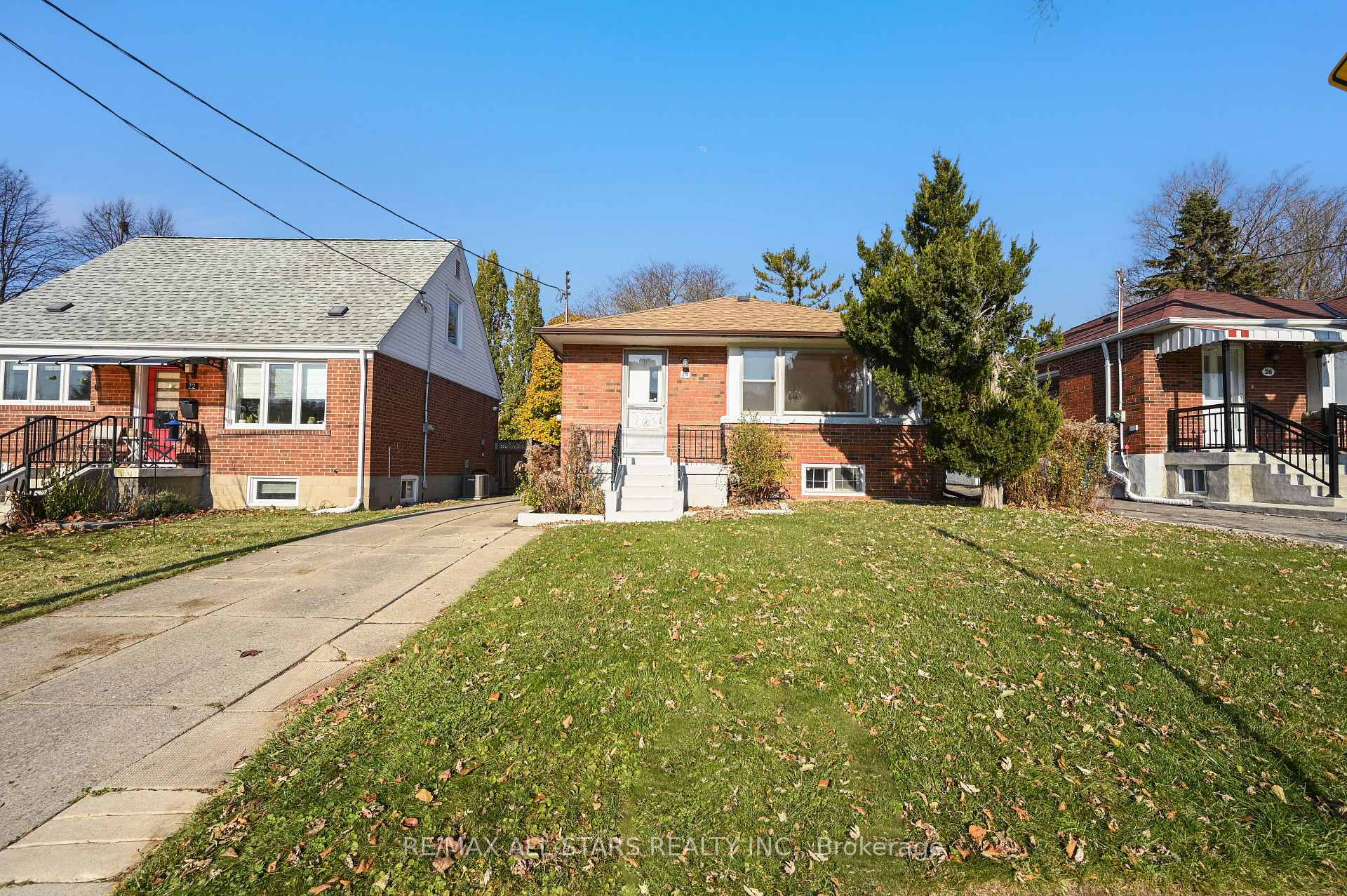Photo 4 of 24 Donora Drive, Toronto, Crescent Town — HOMEH