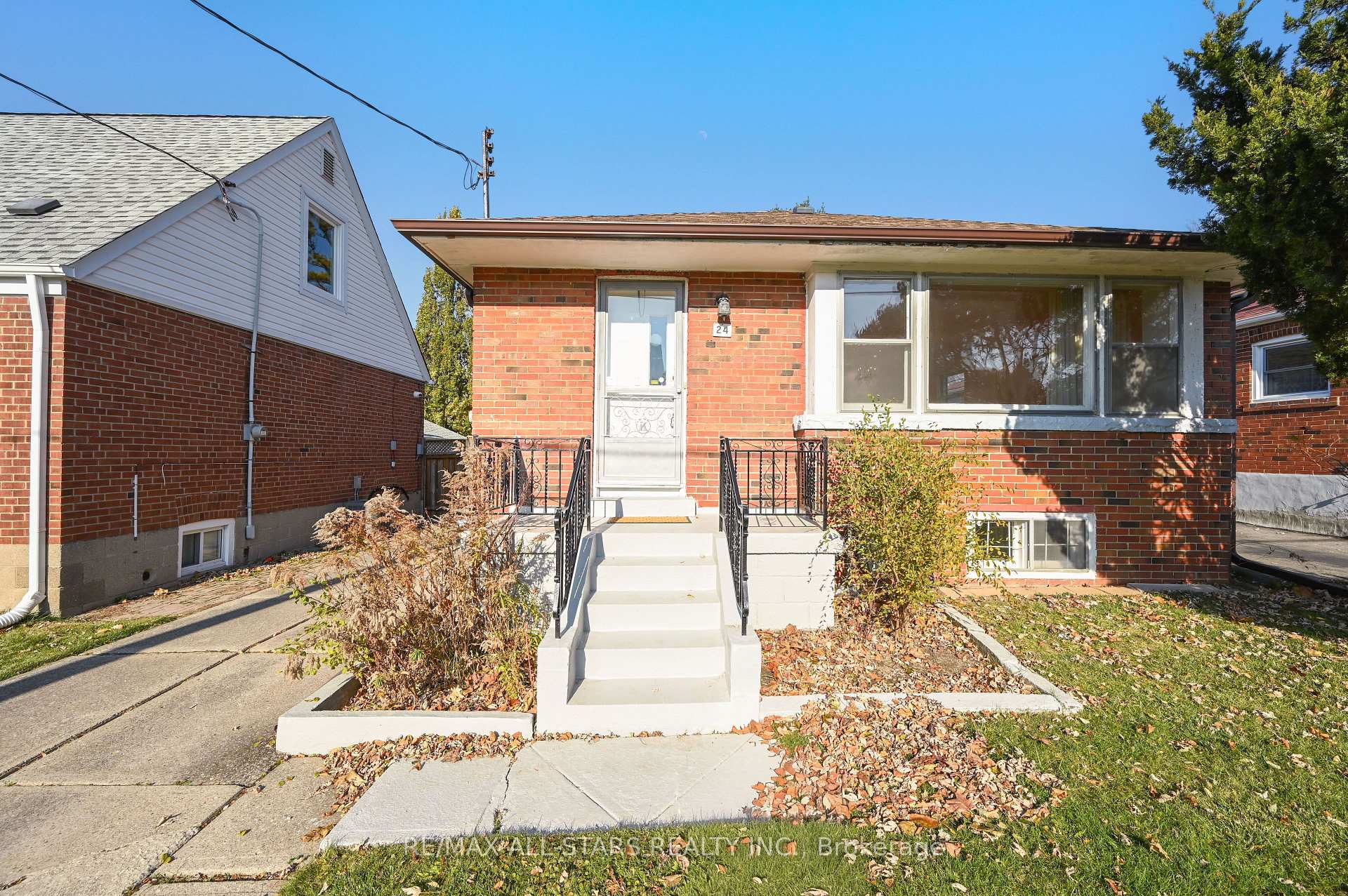 Photo 7 of 24 Donora Drive, Toronto, Crescent Town — HOMEH