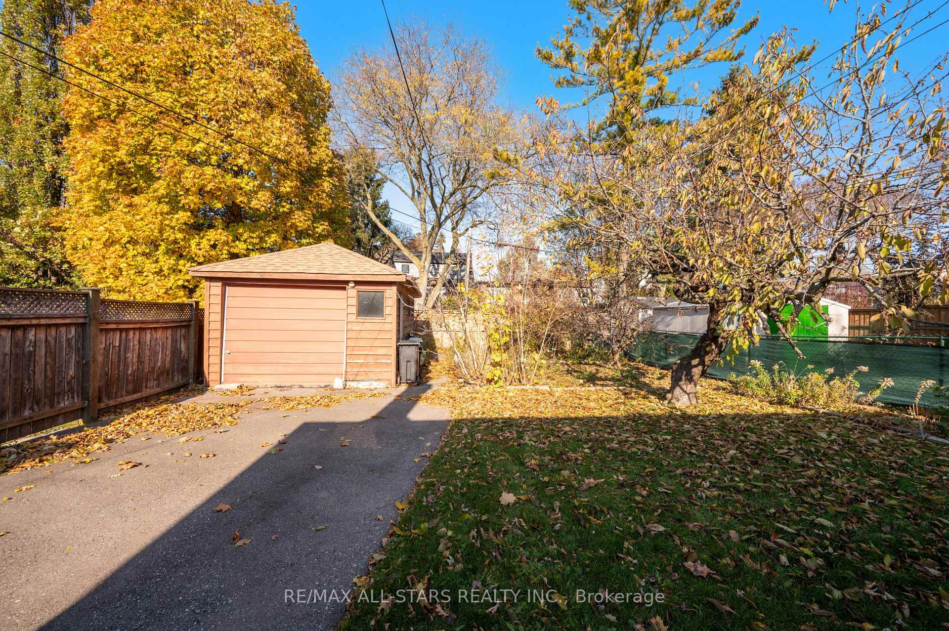 Photo 37 of 24 Donora Drive, Toronto, Crescent Town — HOMEH