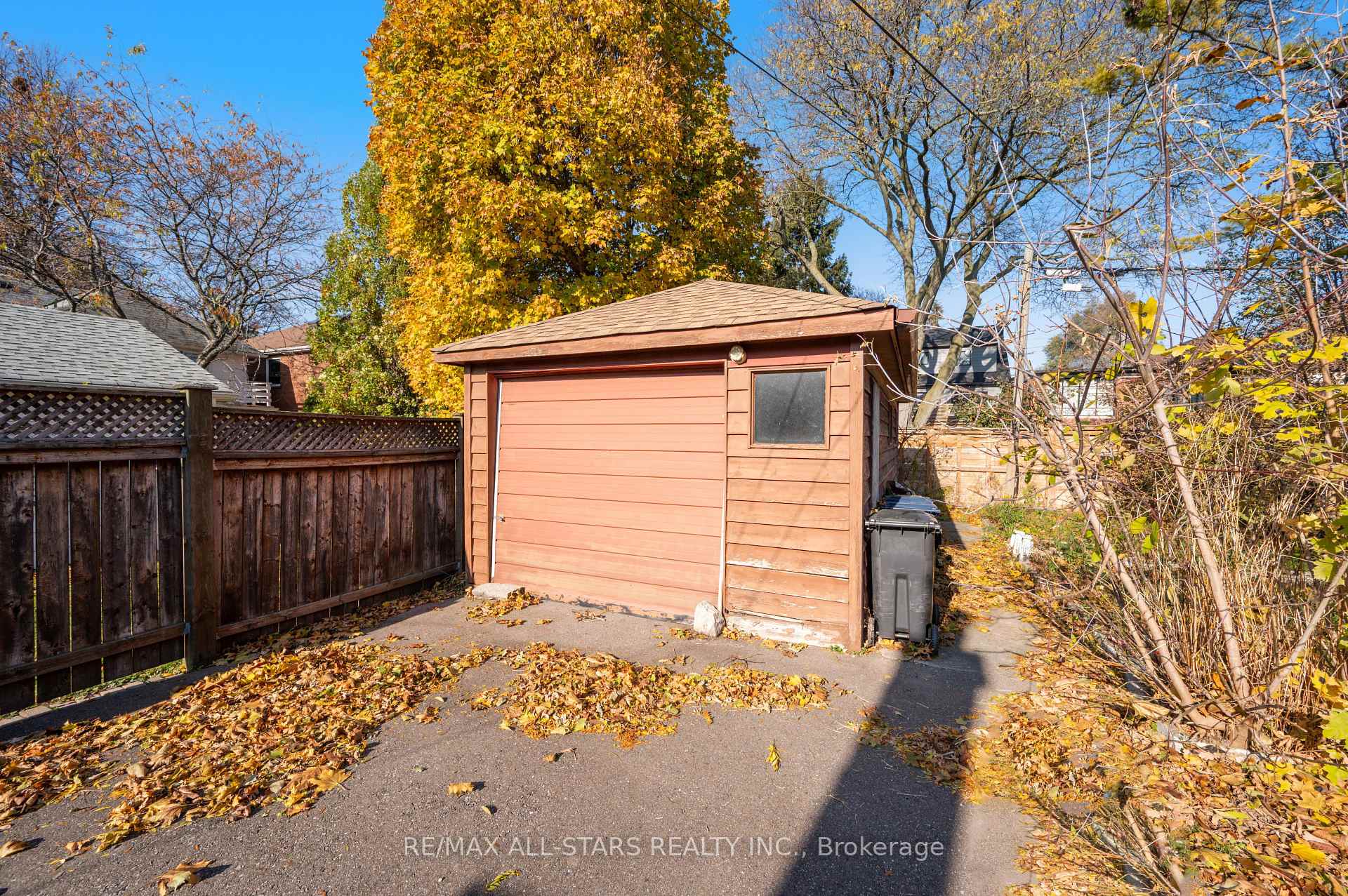 Photo 39 of 24 Donora Drive, Toronto, Crescent Town — HOMEH