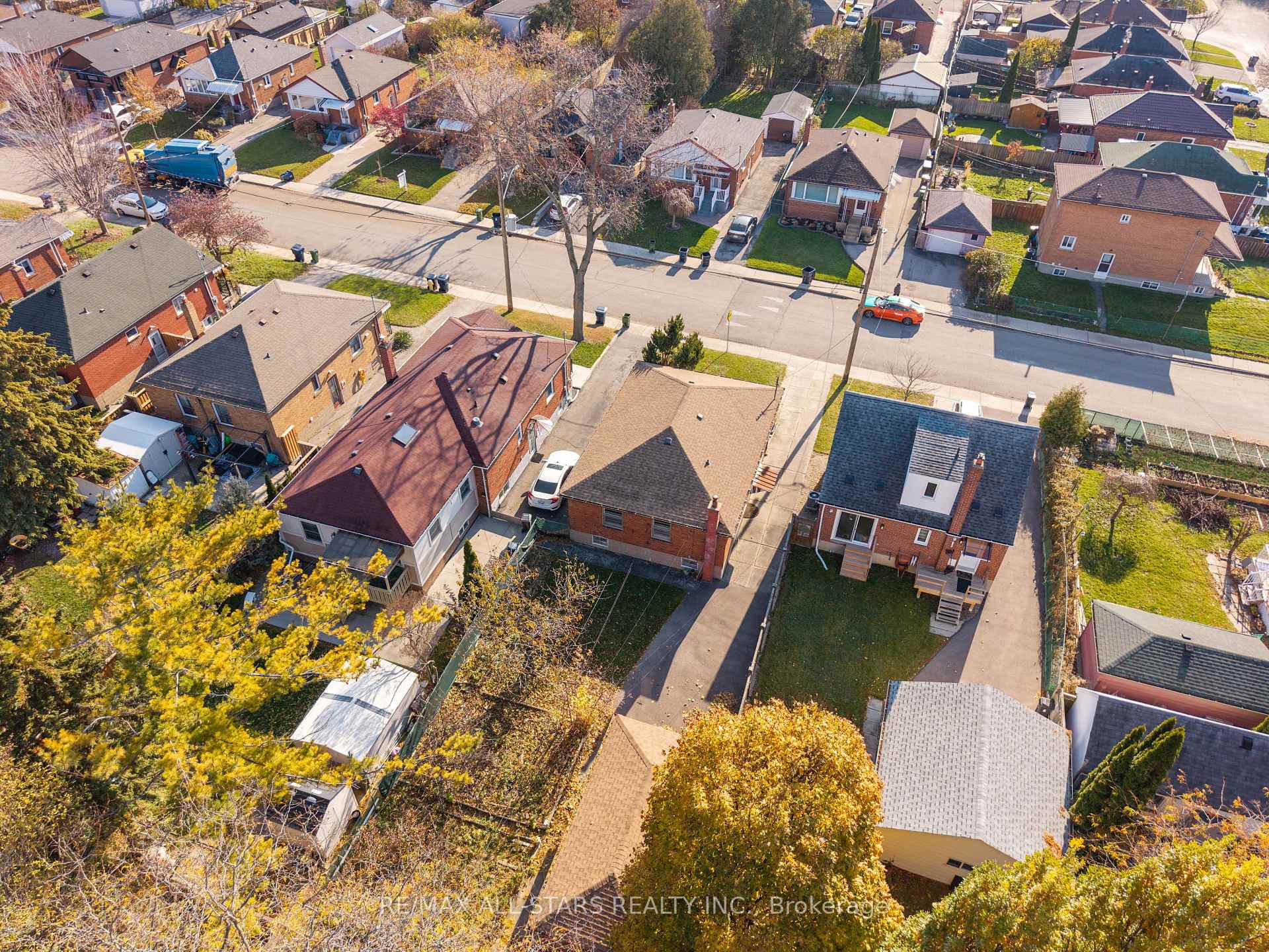 Photo 40 of 24 Donora Drive, Toronto, Crescent Town — HOMEH