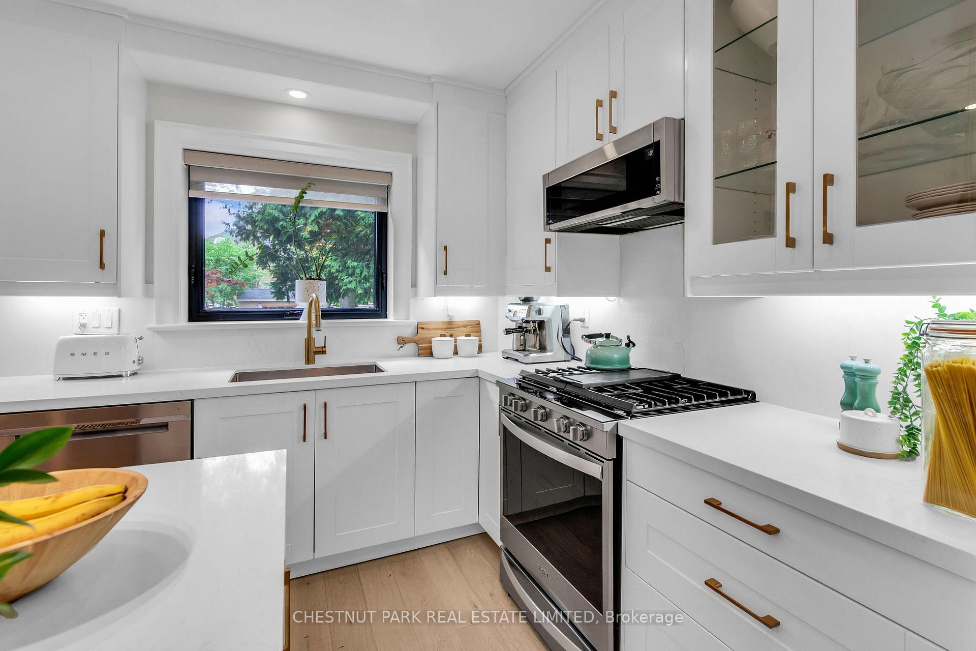Photo 8 of 681 Hillsdale Avenue E, Toronto, Mount Pleasant East — HOMEH