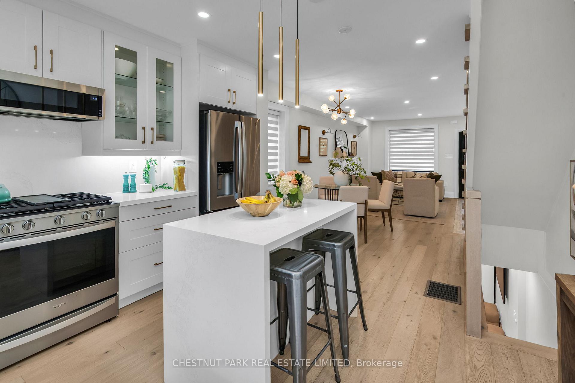Photo 11 of 681 Hillsdale Avenue E, Toronto, Mount Pleasant East — HOMEH