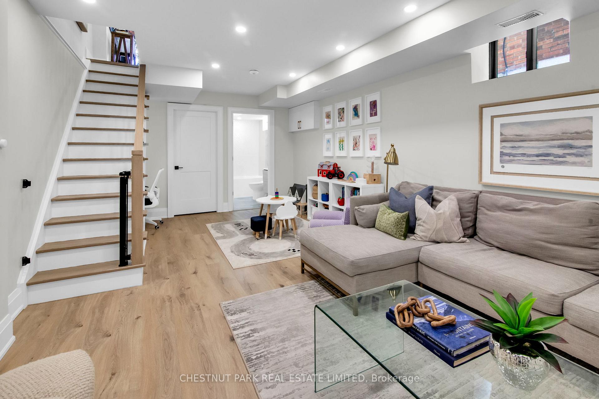 Photo 21 of 681 Hillsdale Avenue E, Toronto, Mount Pleasant East — HOMEH