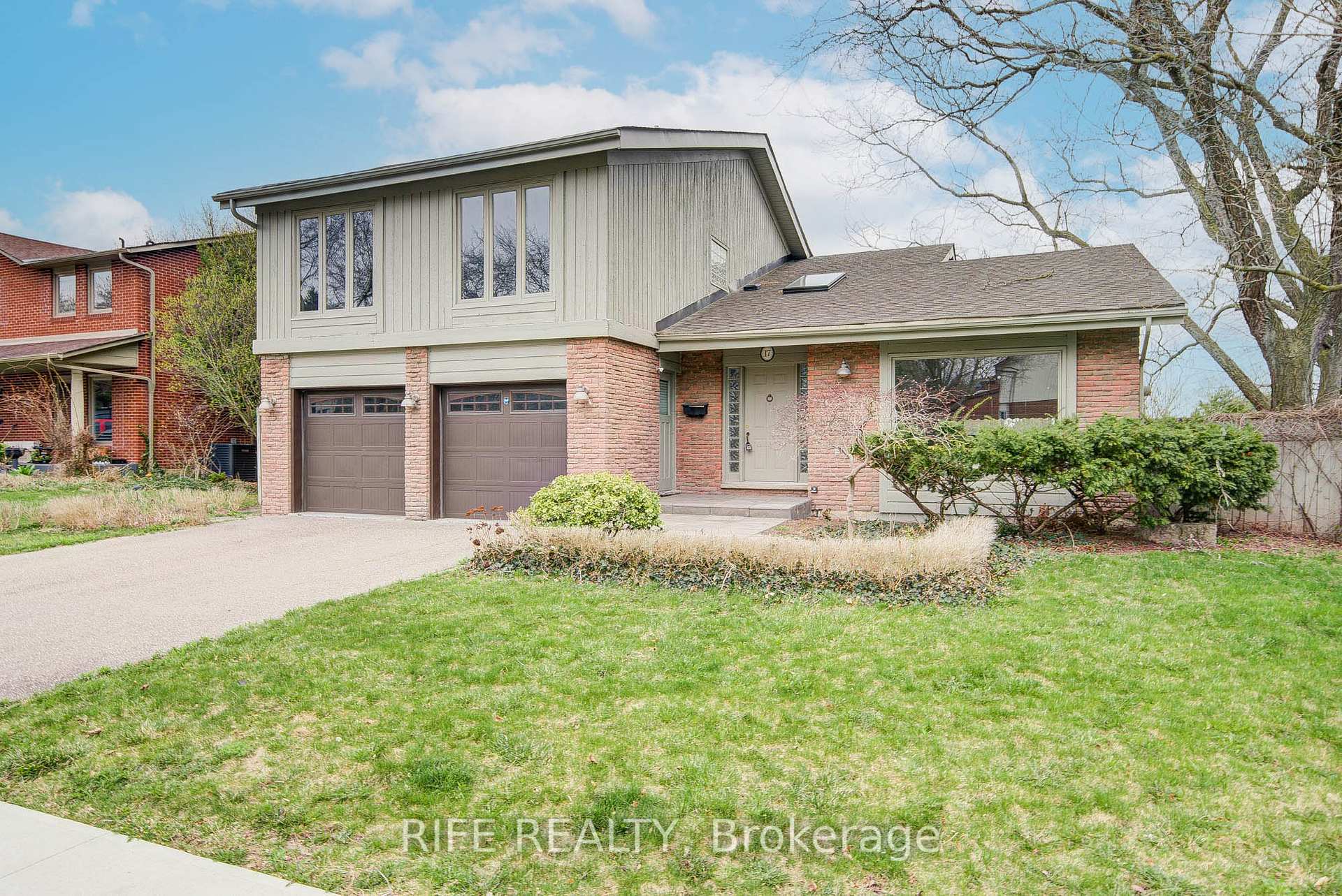 Front of 17 Bramble Drive