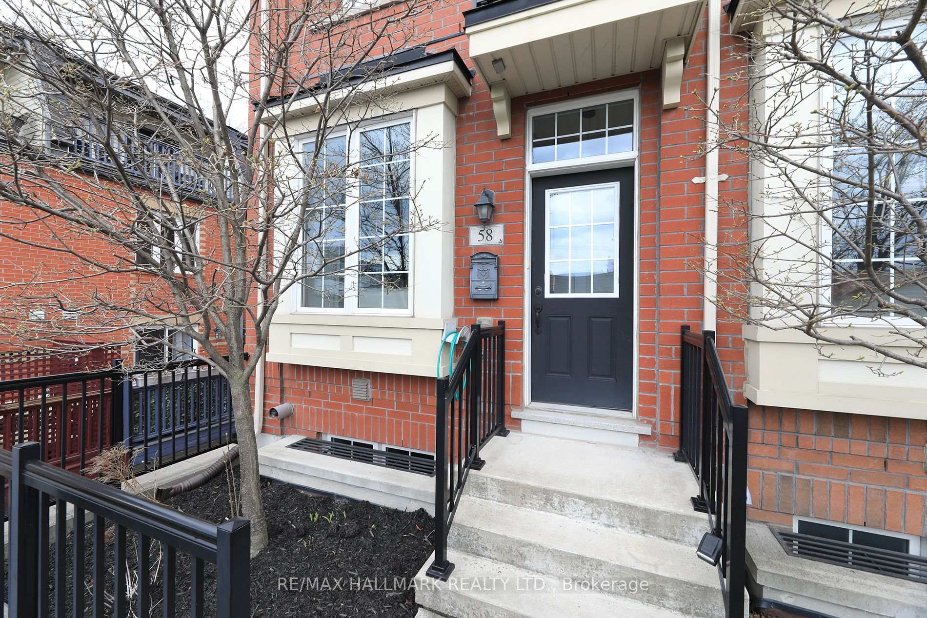 Photo 3 of 58 Raffeix Lane, Toronto, Regent Park — HOMEH