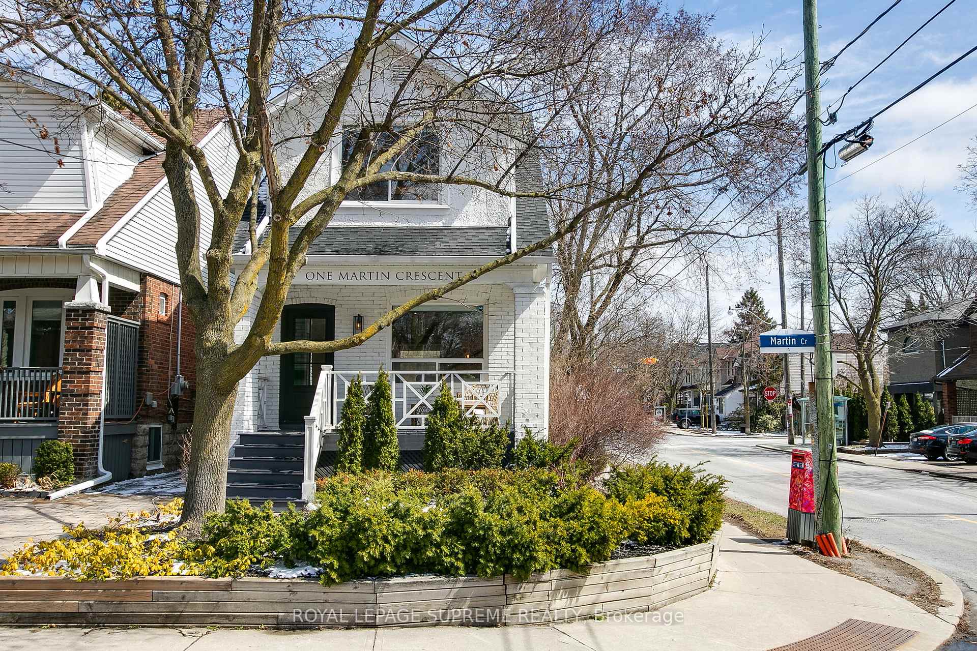 Photo 2 of 1 Martin Crescent, Toronto, Mount Pleasant East — HOMEH