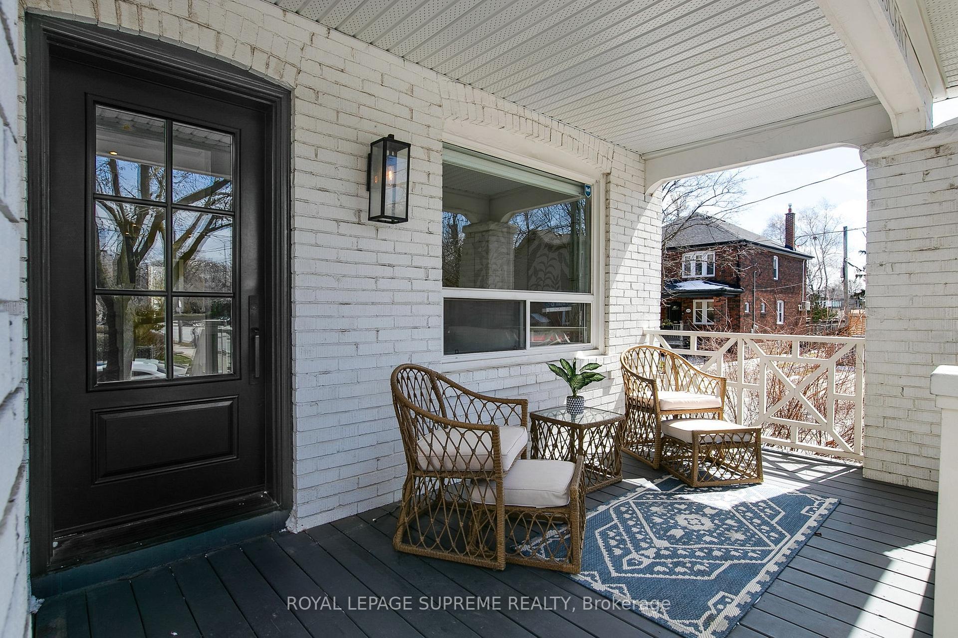 Photo 3 of 1 Martin Crescent, Toronto, Mount Pleasant East — HOMEH