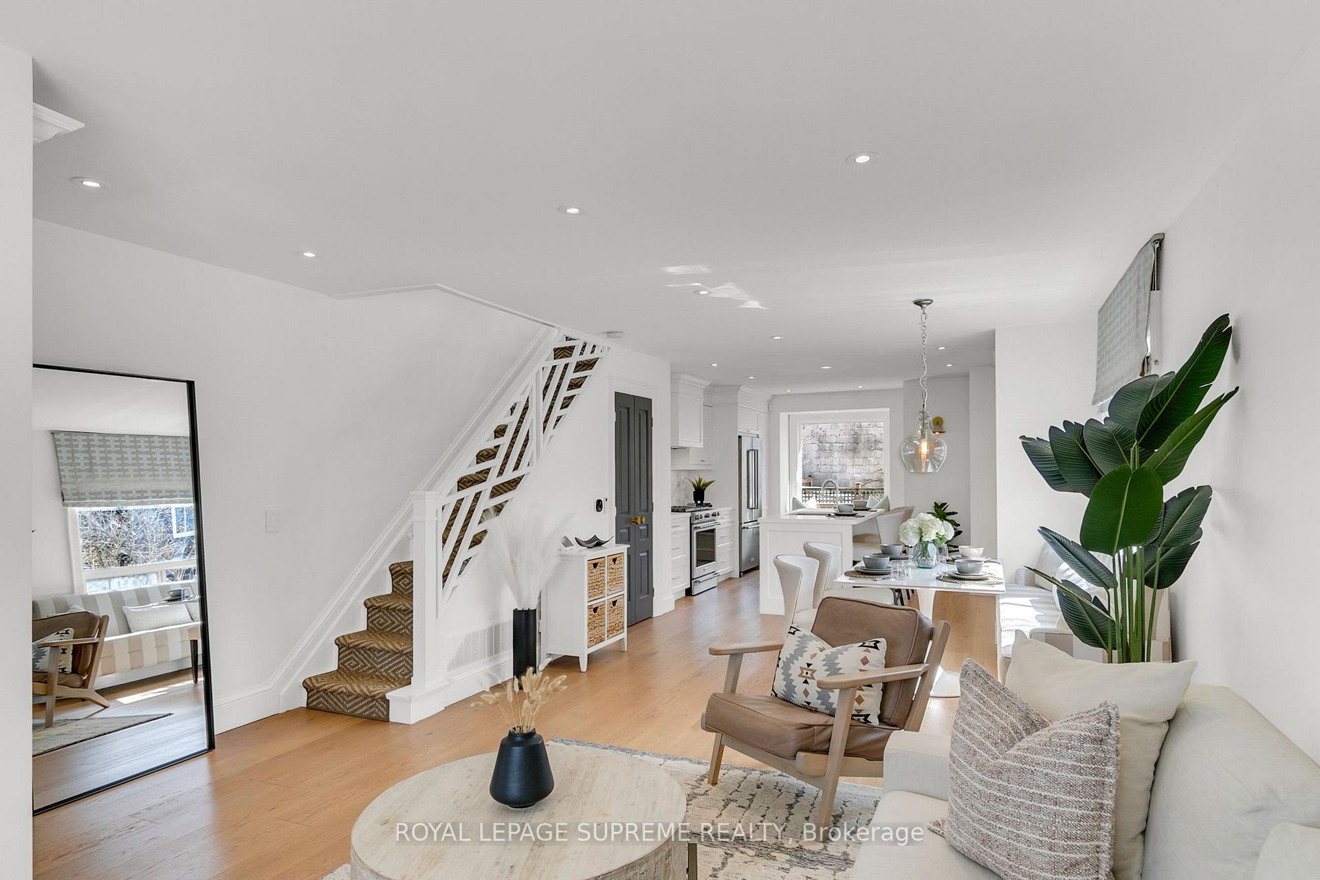 Photo 11 of 1 Martin Crescent, Toronto, Mount Pleasant East — HOMEH