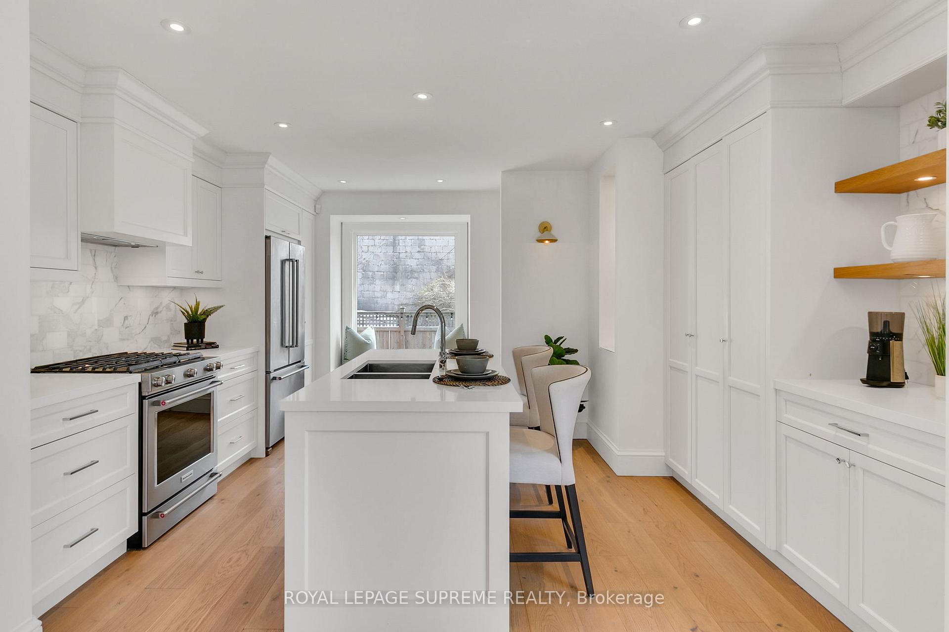 Photo 15 of 1 Martin Crescent, Toronto, Mount Pleasant East — HOMEH