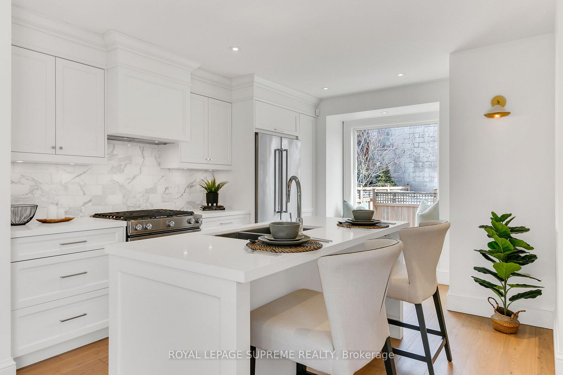 Photo 16 of 1 Martin Crescent, Toronto, Mount Pleasant East — HOMEH