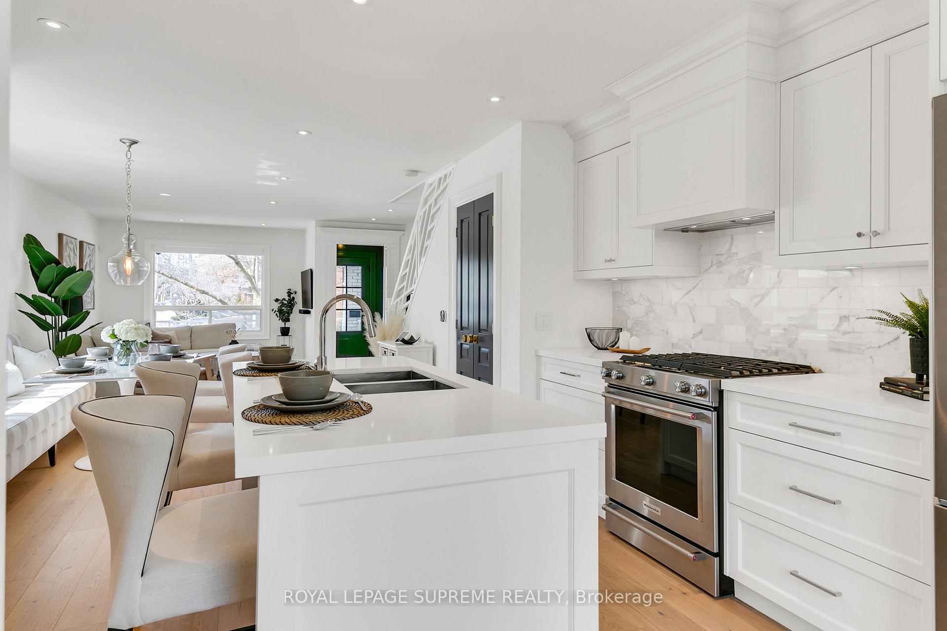 Photo 17 of 1 Martin Crescent, Toronto, Mount Pleasant East — HOMEH