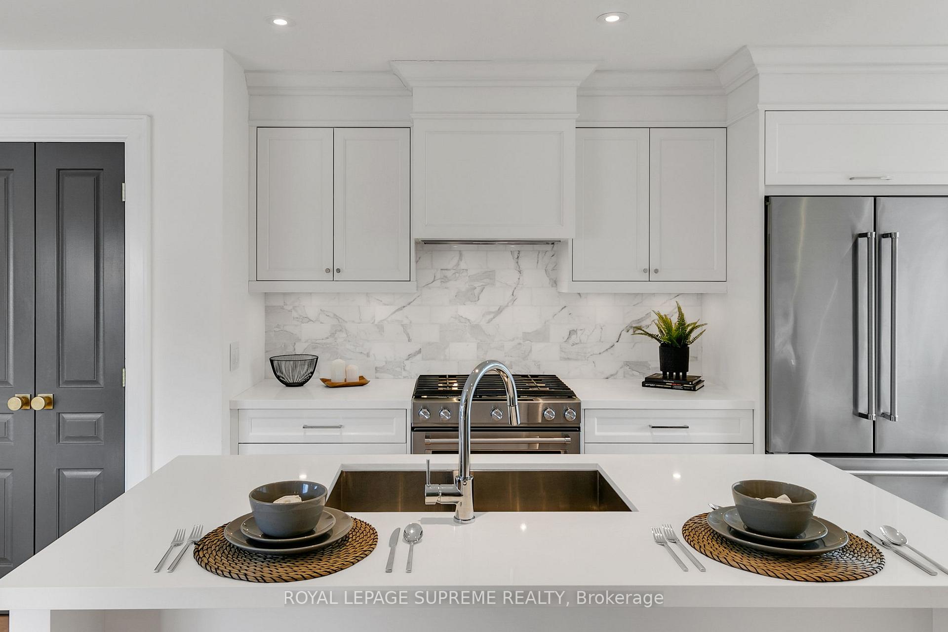 Photo 20 of 1 Martin Crescent, Toronto, Mount Pleasant East — HOMEH
