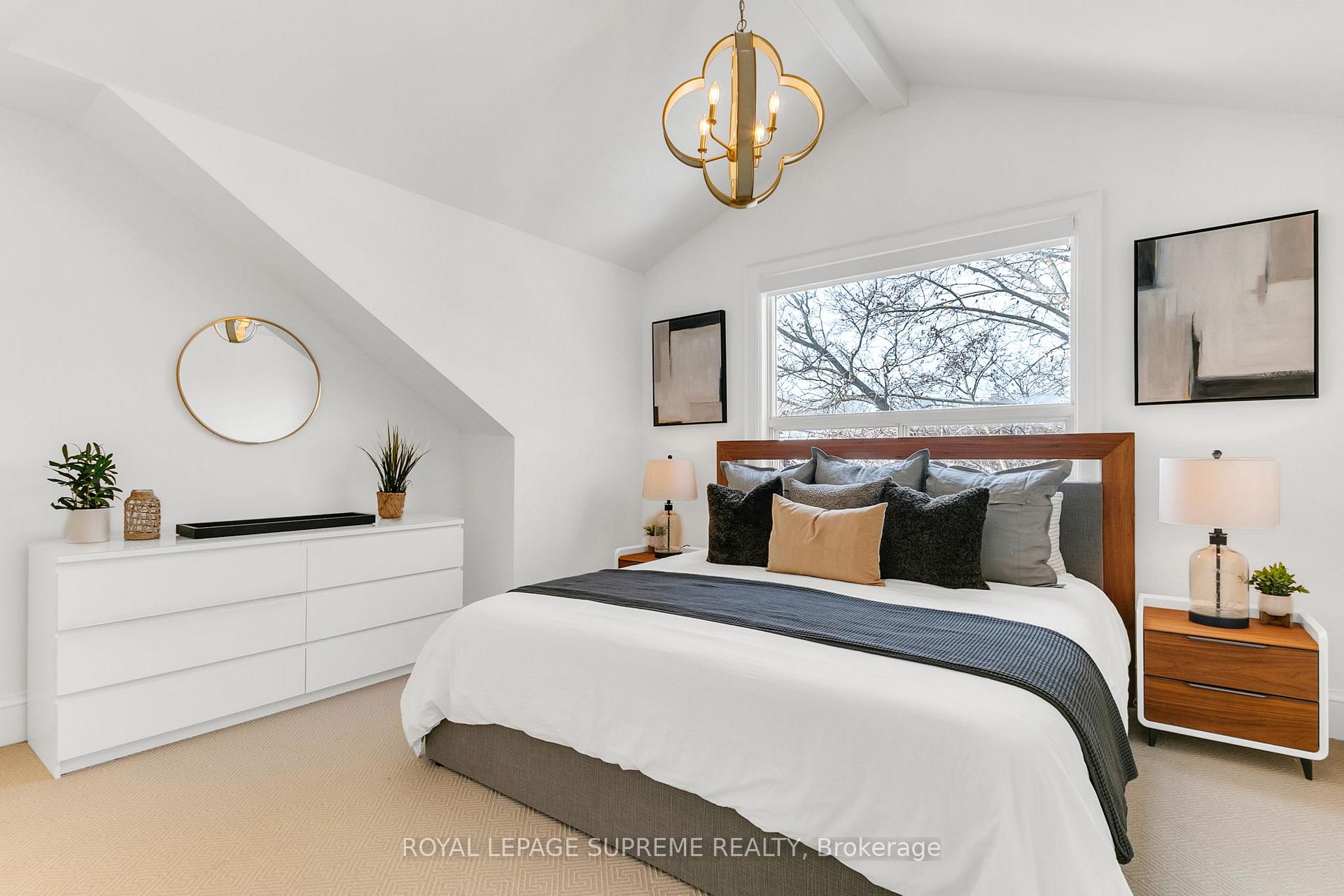 Photo 23 of 1 Martin Crescent, Toronto, Mount Pleasant East — HOMEH