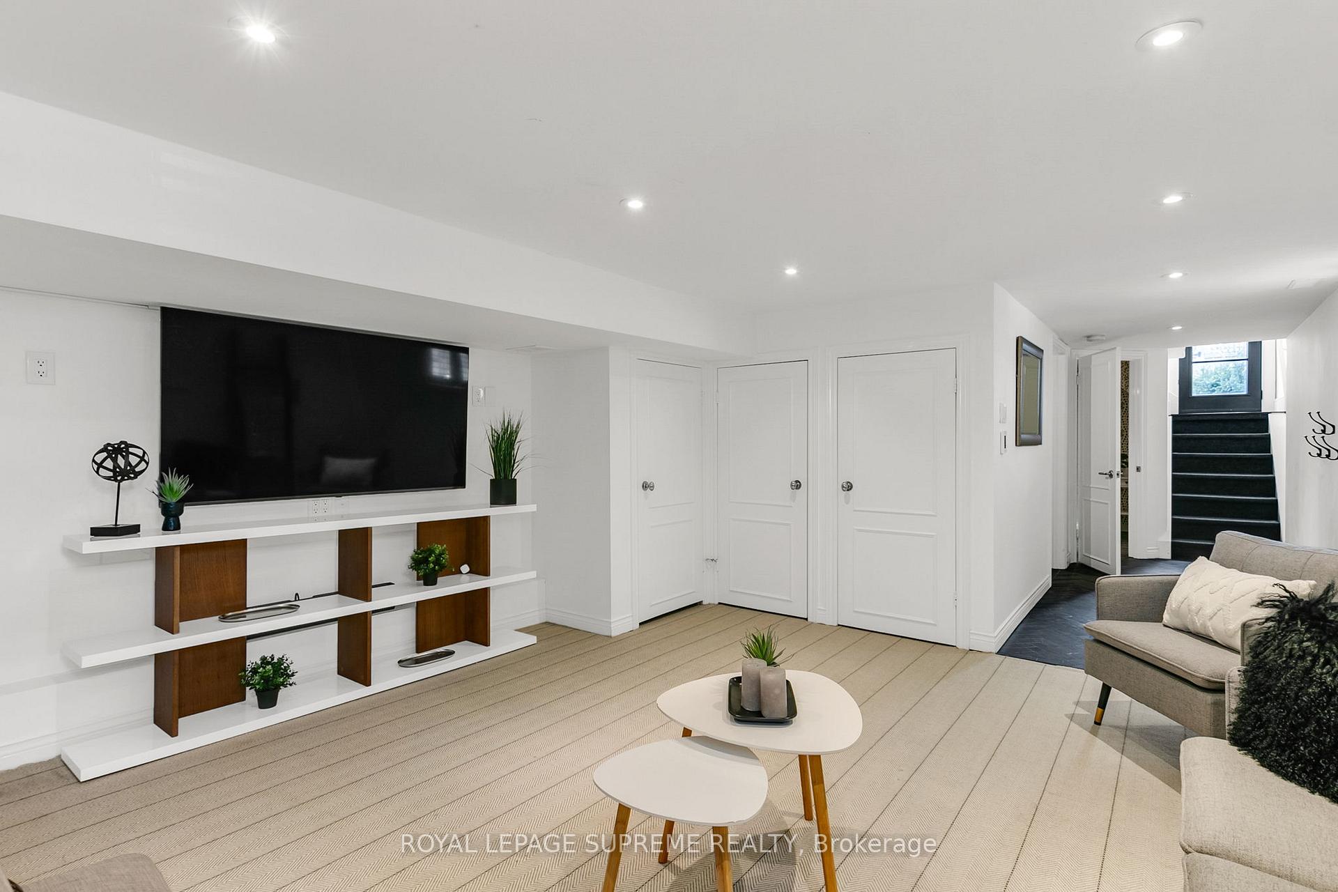 Photo 34 of 1 Martin Crescent, Toronto, Mount Pleasant East — HOMEH