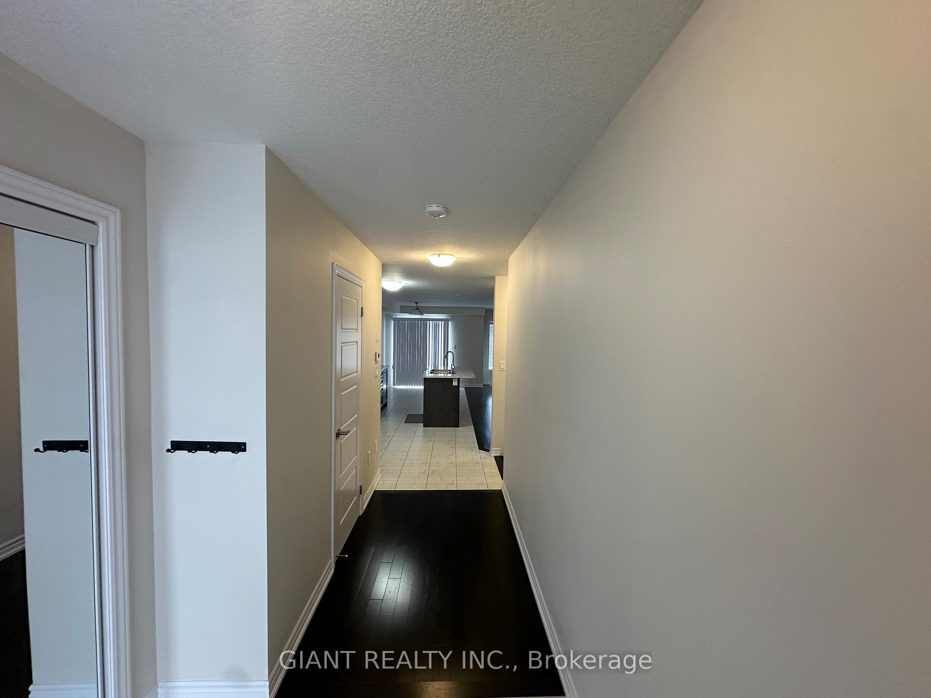 Photo 3 of 90 Esther Crescent, Thorold, Hurricane/Merrittville — HOMEH