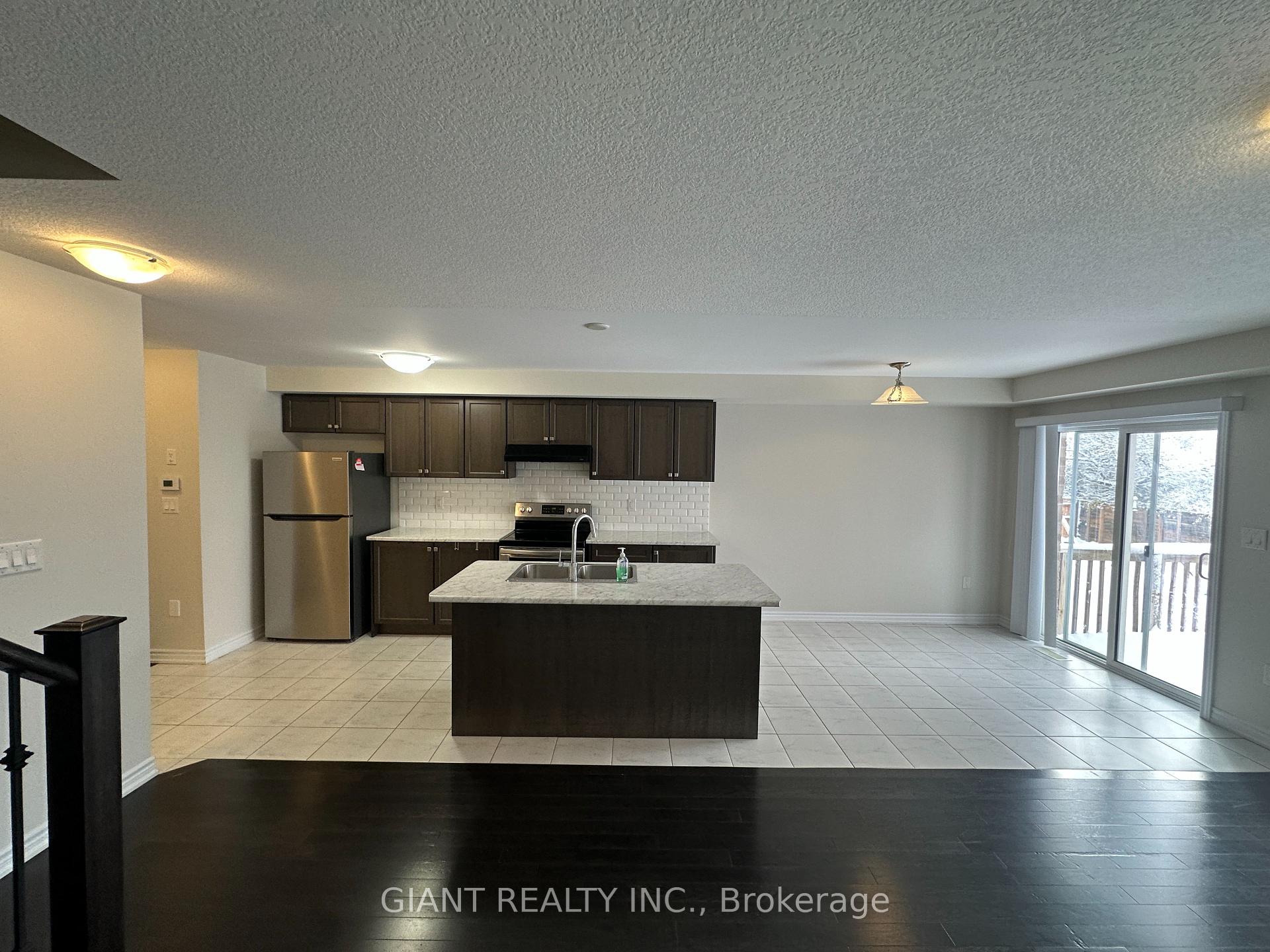 Photo 10 of 90 Esther Crescent, Thorold, Hurricane/Merrittville — HOMEH