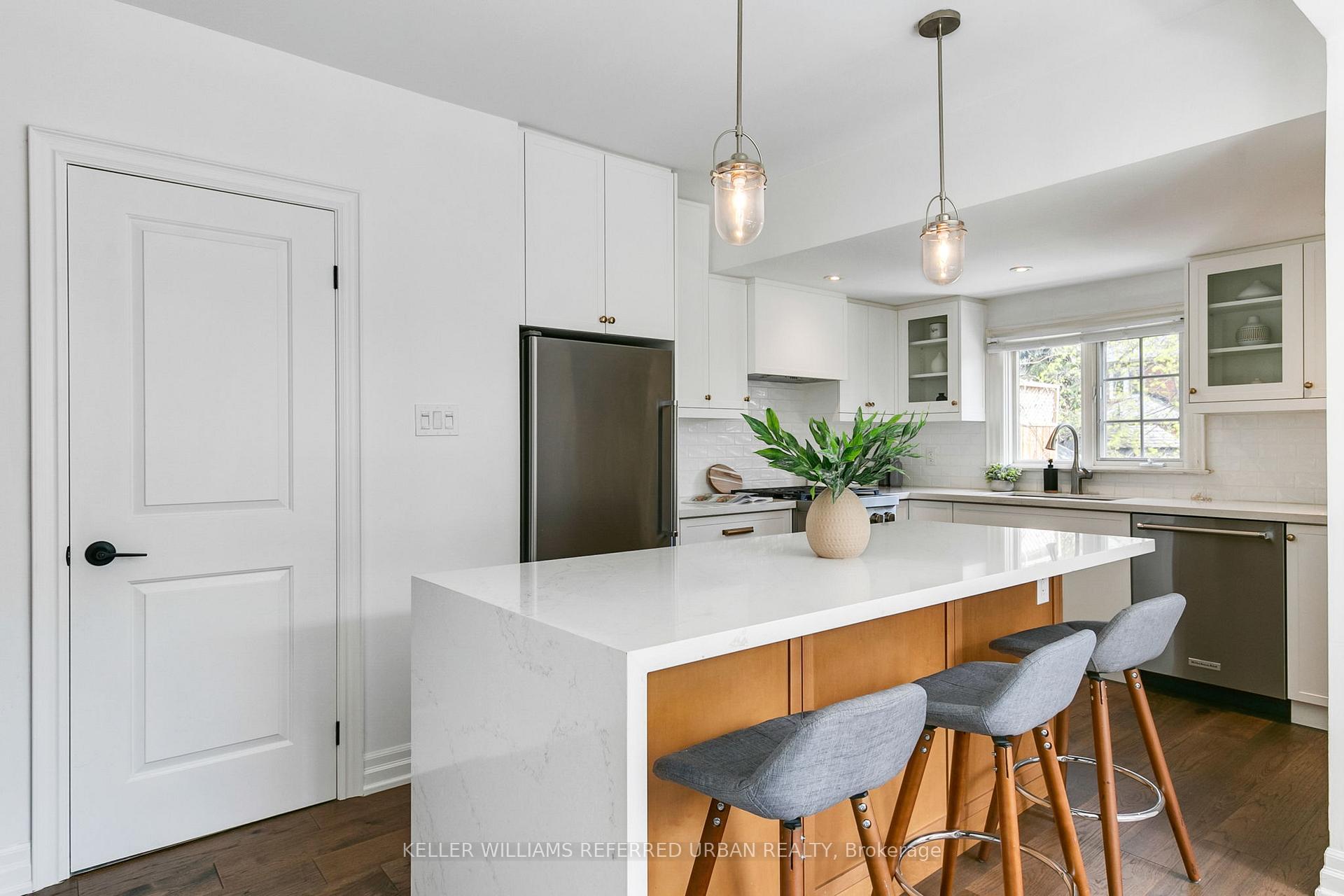 Photo 10 of 21 Donegall Drive, Toronto, Leaside — HOMEH