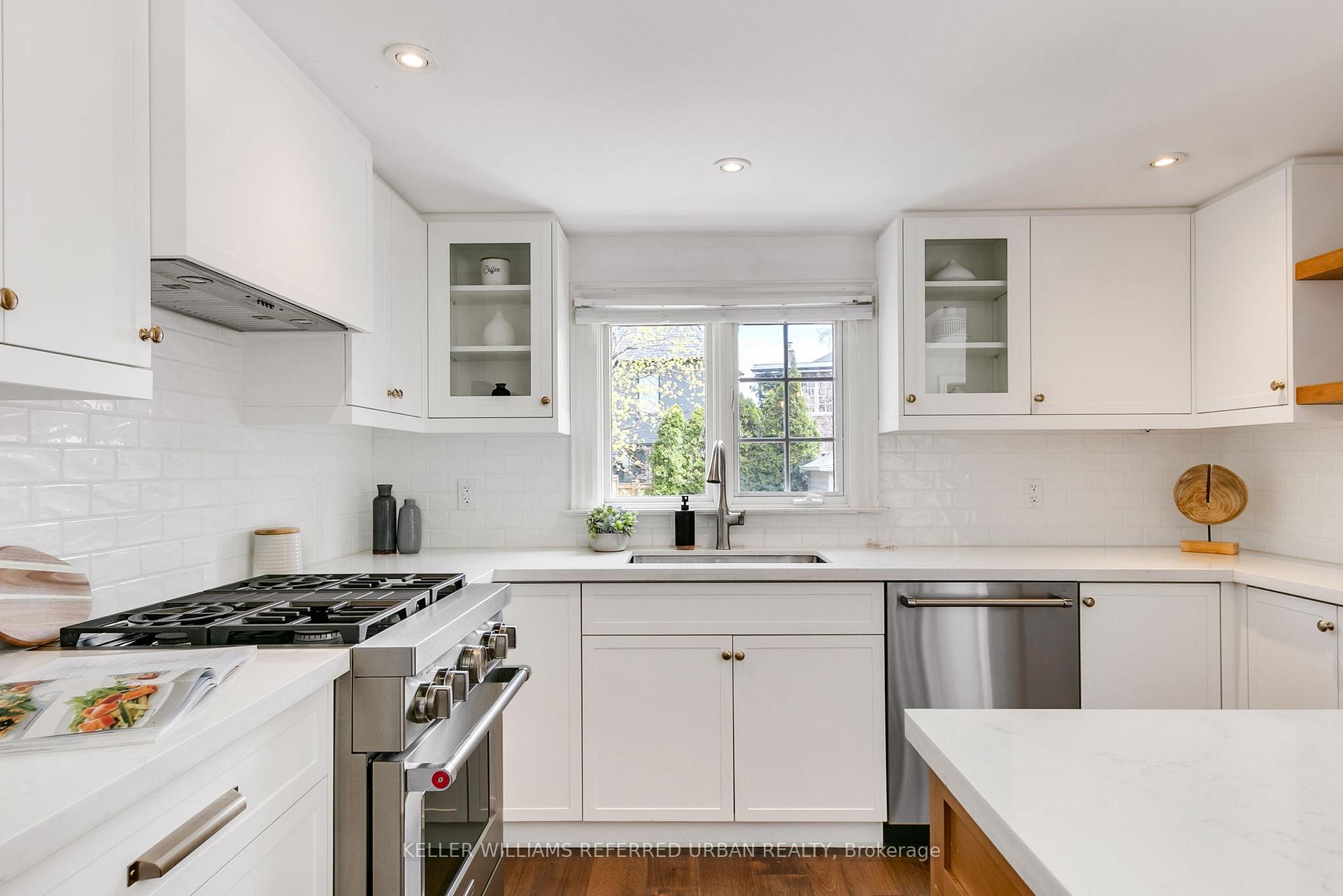 Photo 12 of 21 Donegall Drive, Toronto, Leaside — HOMEH
