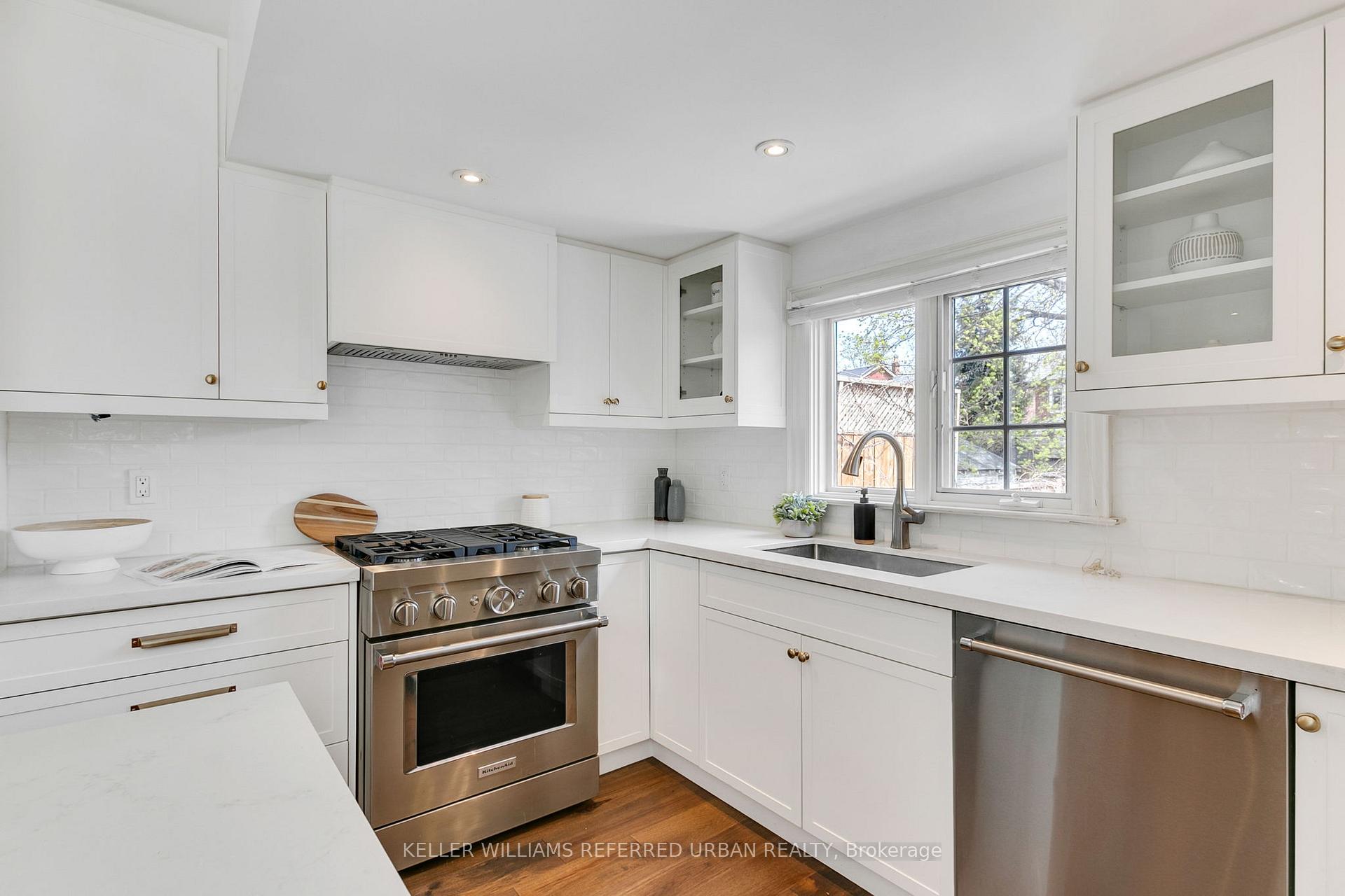 Photo 13 of 21 Donegall Drive, Toronto, Leaside — HOMEH