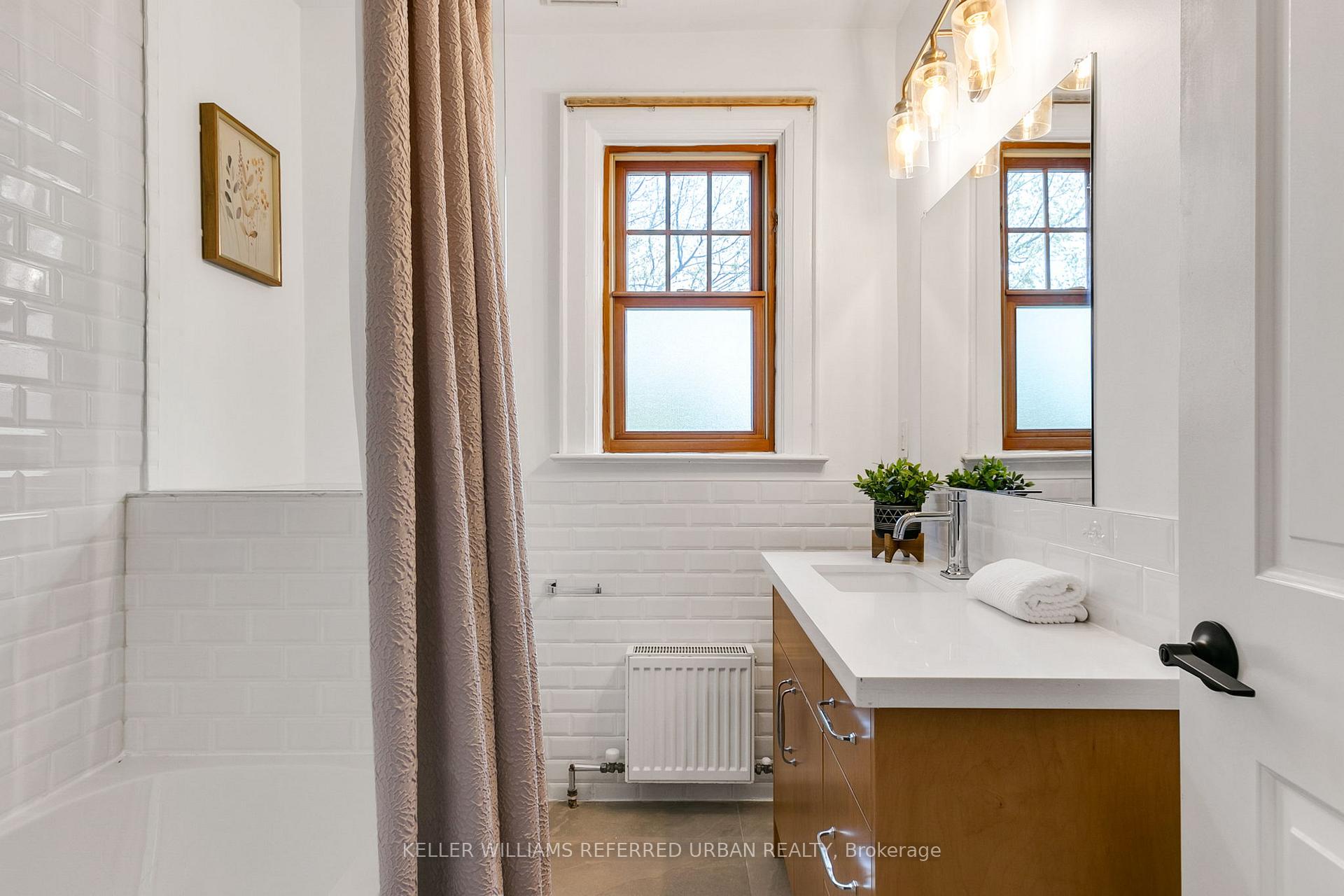Photo 29 of 21 Donegall Drive, Toronto, Leaside — HOMEH