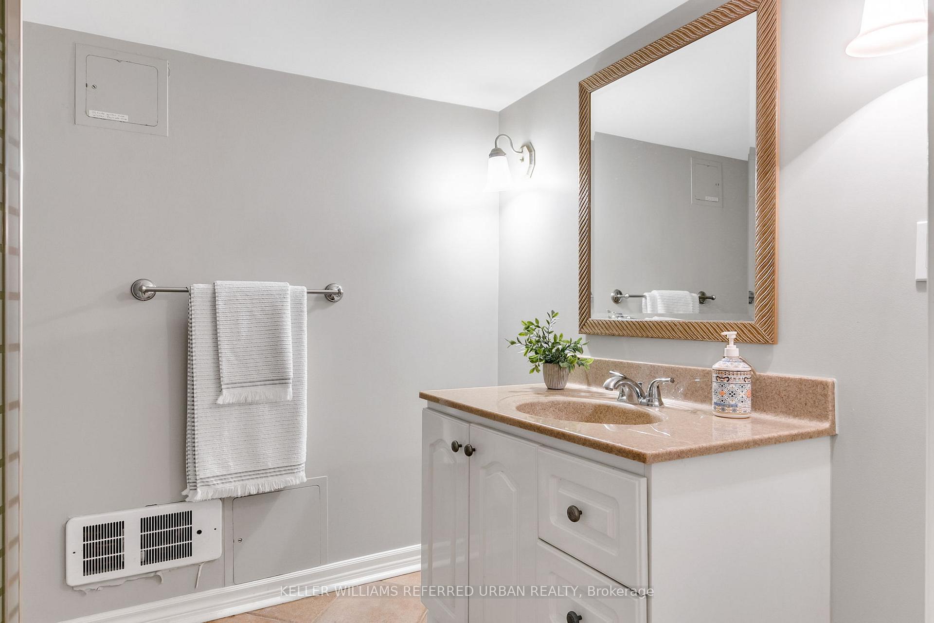 Photo 34 of 21 Donegall Drive, Toronto, Leaside — HOMEH