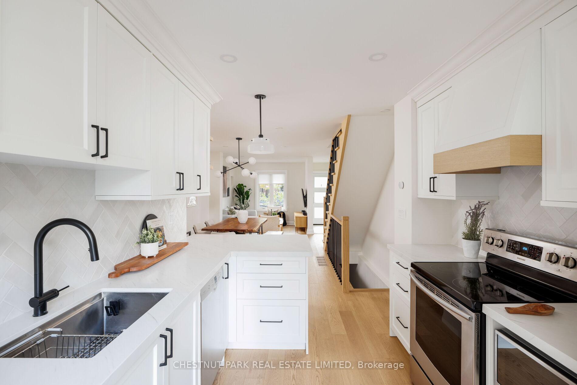 Photo 16 of 107 Kent Road, Toronto, Greenwood-Coxwell — HOMEH