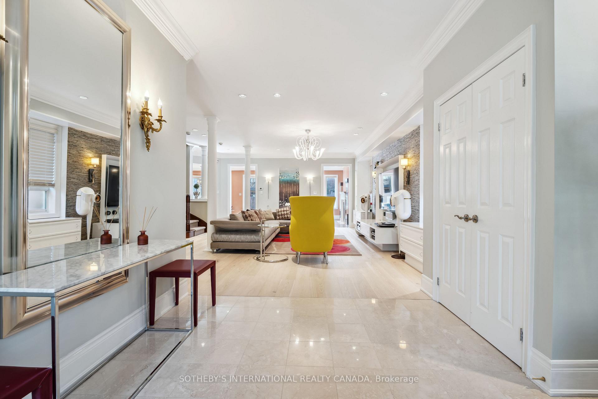 Photo 2 of 20 Hampton Park Crescent, Toronto, Leaside — HOMEH