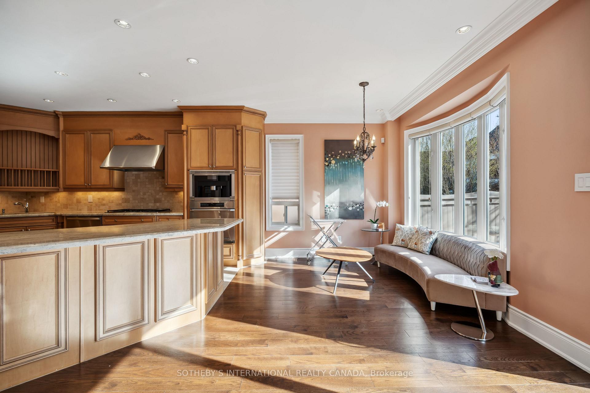 Photo 7 of 20 Hampton Park Crescent, Toronto, Leaside — HOMEH