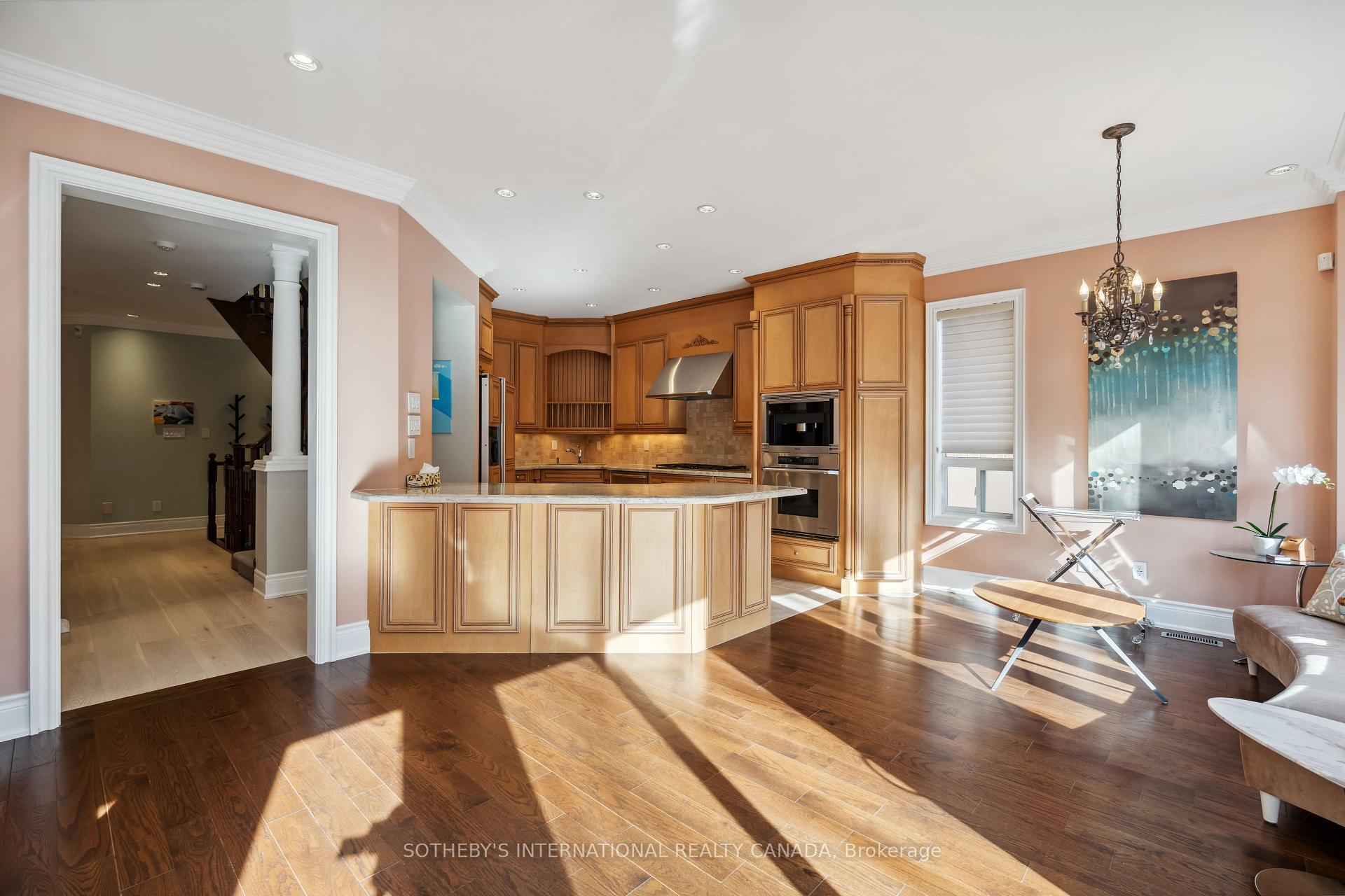 Photo 8 of 20 Hampton Park Crescent, Toronto, Leaside — HOMEH